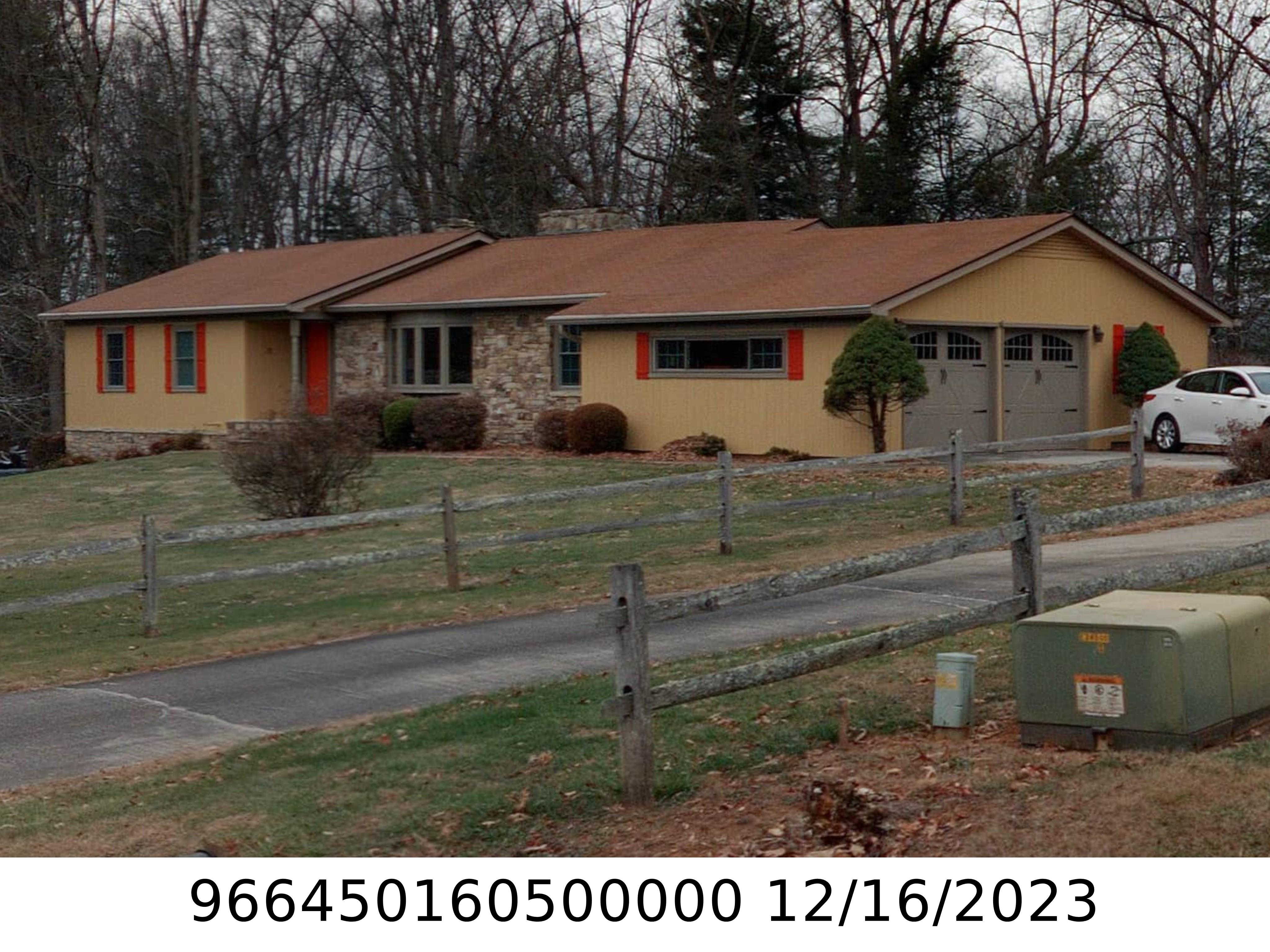 A picture of the property located at 28 WHITE PINE CIR, FLETCHER NC 28732.