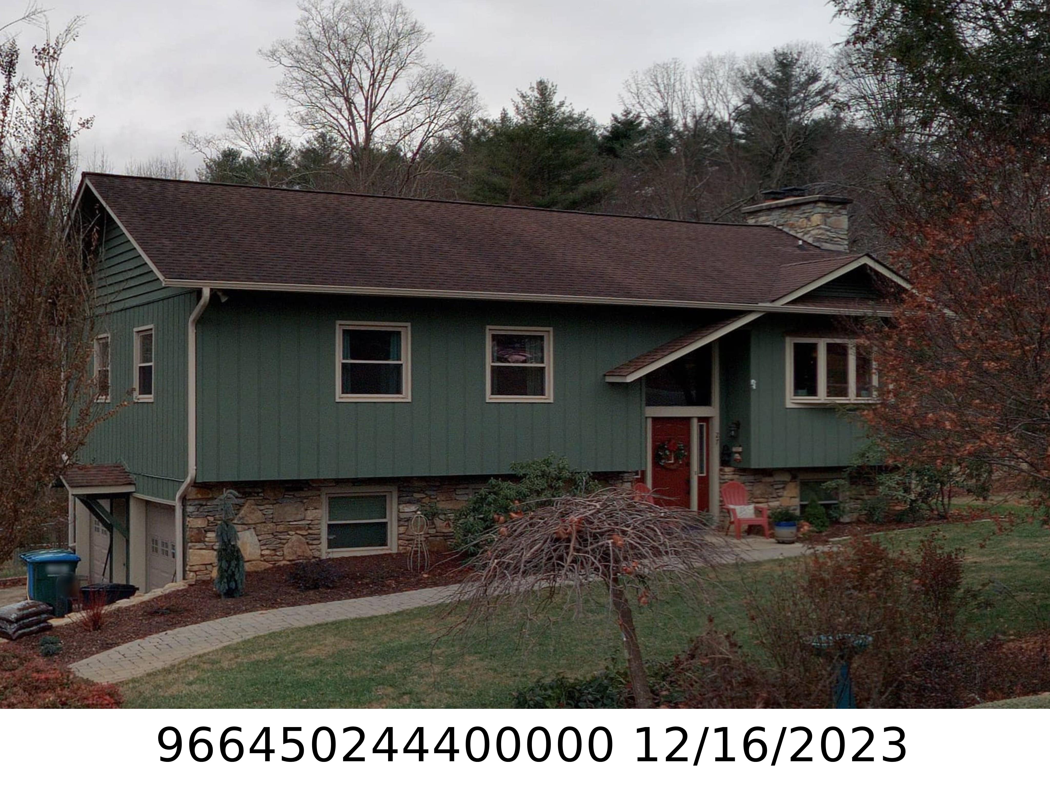 A picture of the property located at 27 WHITE PINE CIR, FLETCHER NC 28732.