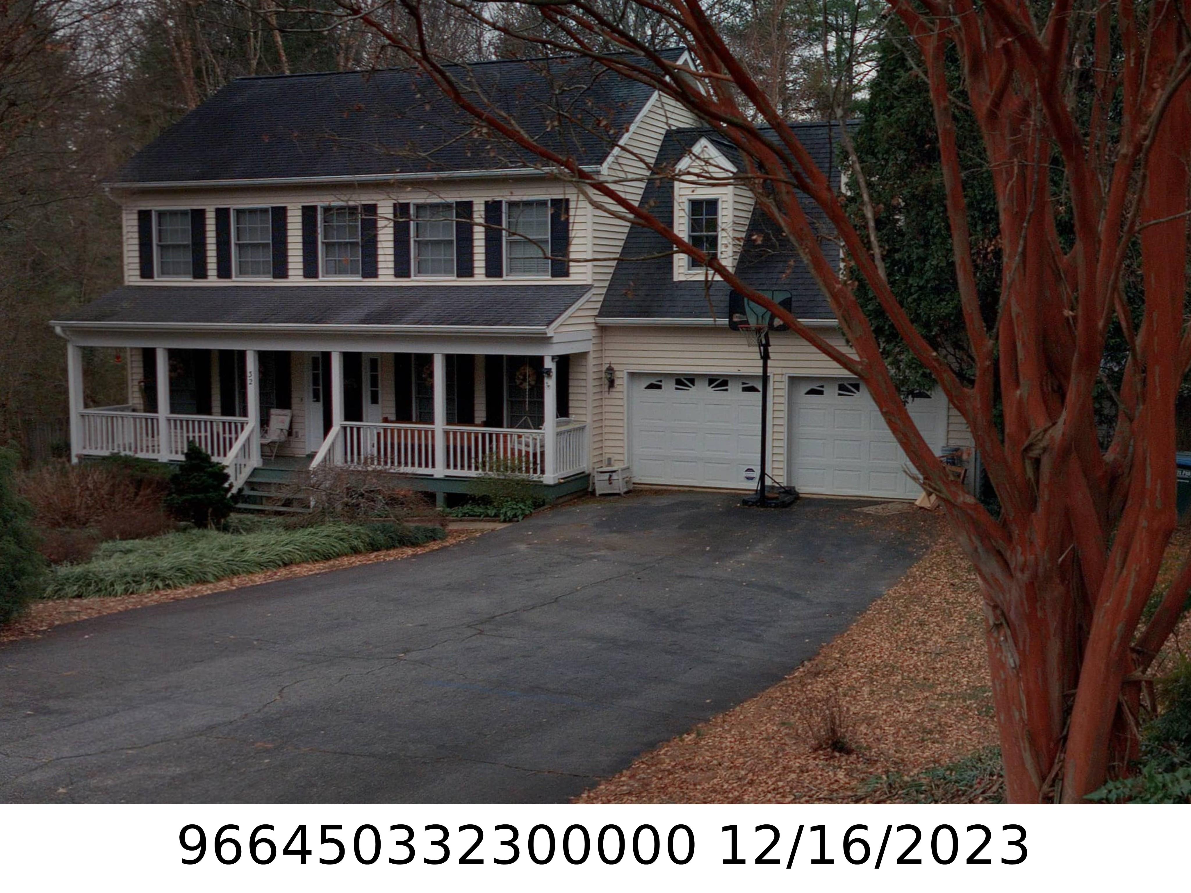 A picture of the property located at 32 WHITE PINE CIR, FLETCHER NC 28732.