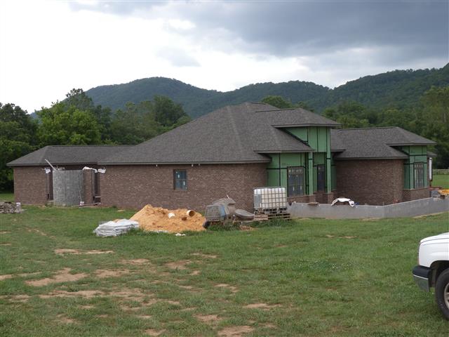 A picture of the property located at 4 SWEETGRASS LN, FLETCHER NC 28732.