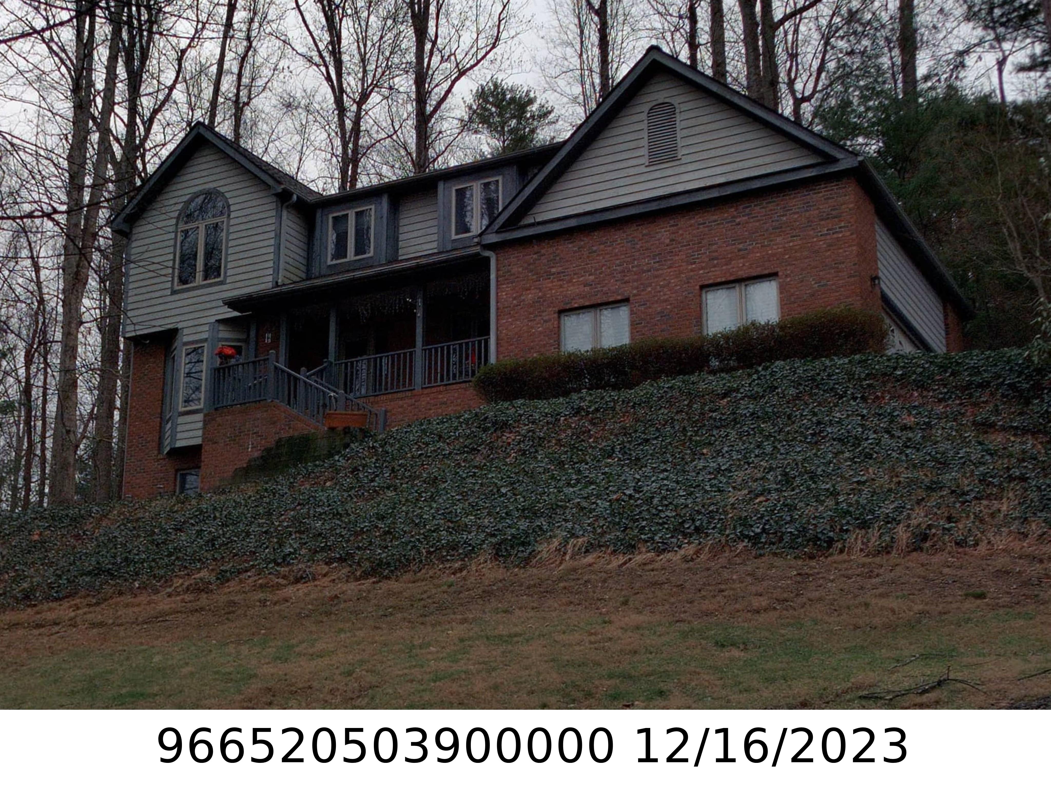 A picture of the property located at 25 WESTON HEIGHTS DR, ASHEVILLE NC 28803.