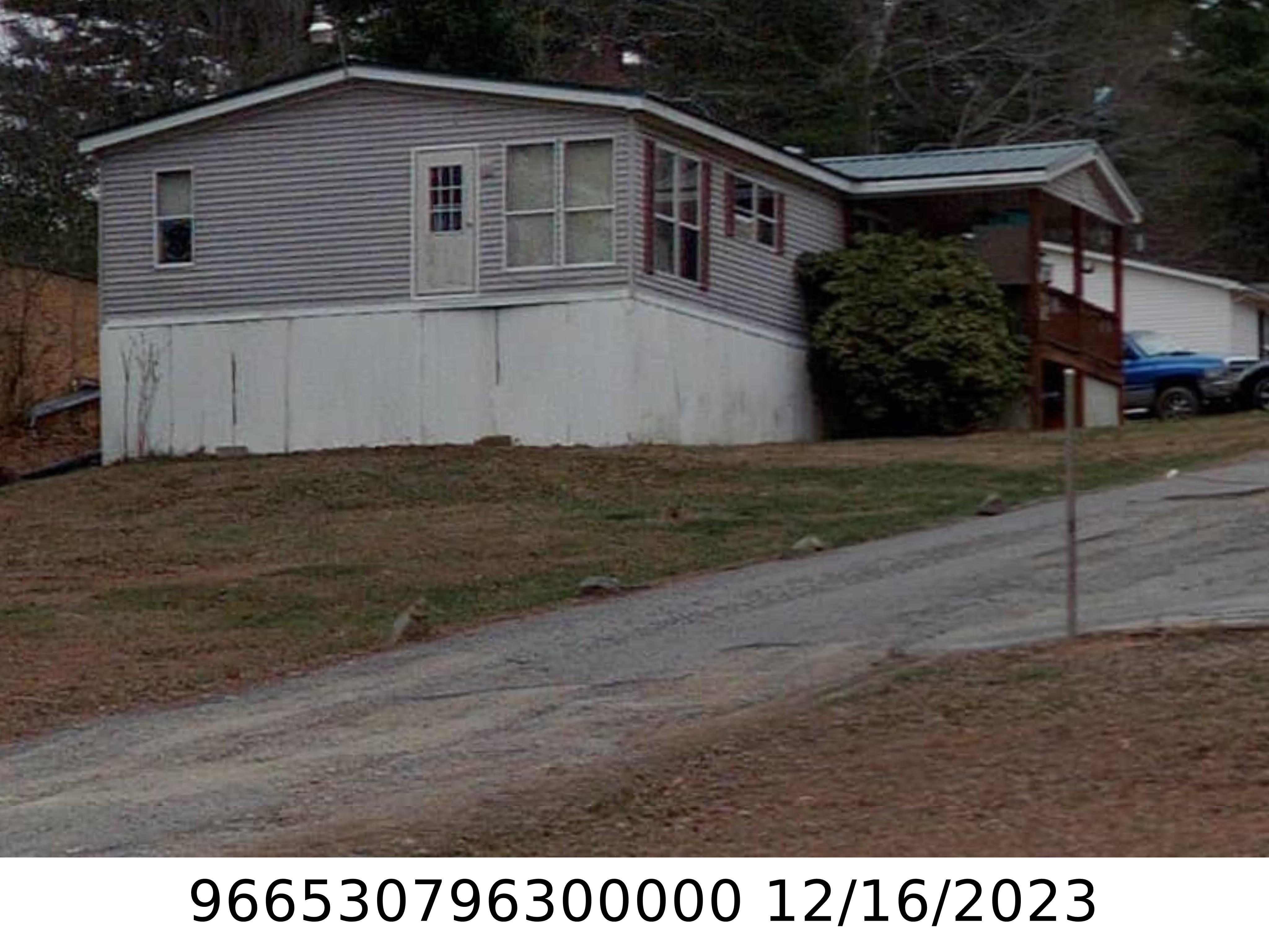 A picture of the property located at 2 CONCORD KNOLL LN, ASHEVILLE NC 28803.