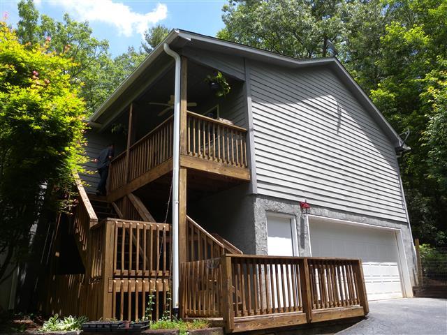 A picture of the property located at 1 ZIA LN, ASHEVILLE NC 28803.