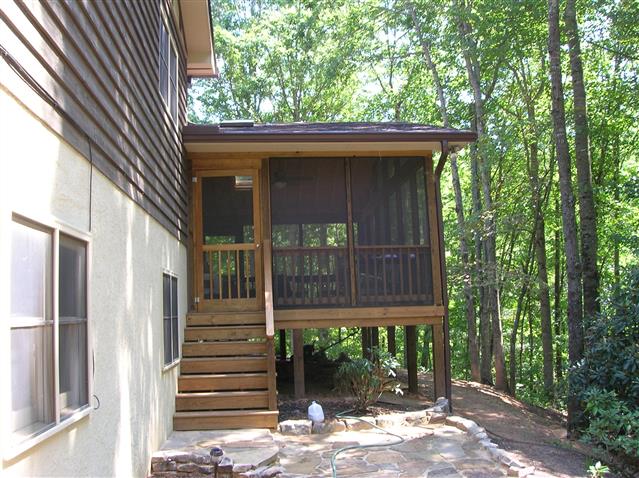 A picture of the property located at 1 CHESTNUT MOUNTAIN LN, ASHEVILLE NC 28803.