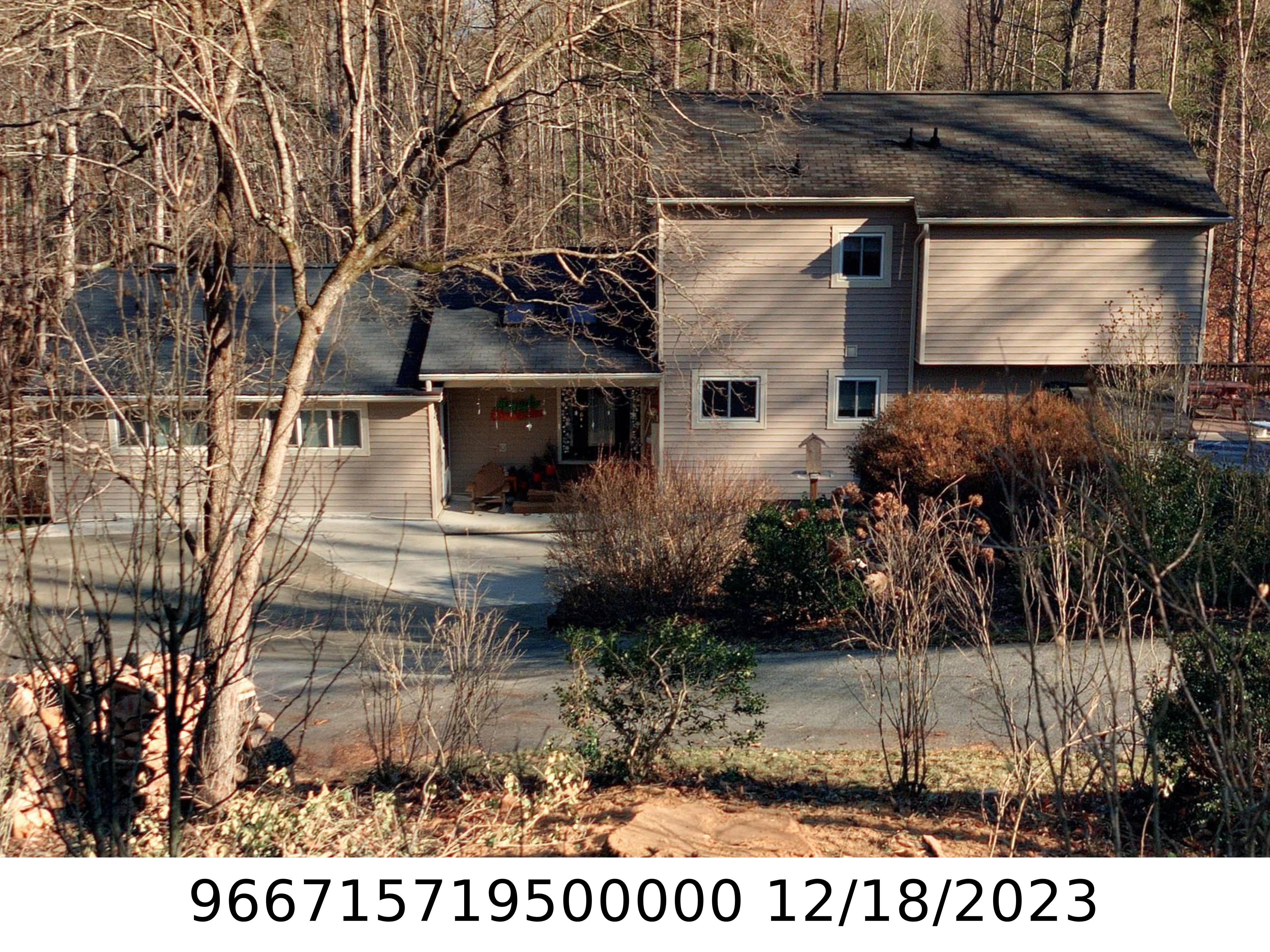 A picture of the property located at 33 LOVERS LOOP RD, ASHEVILLE NC 28803.