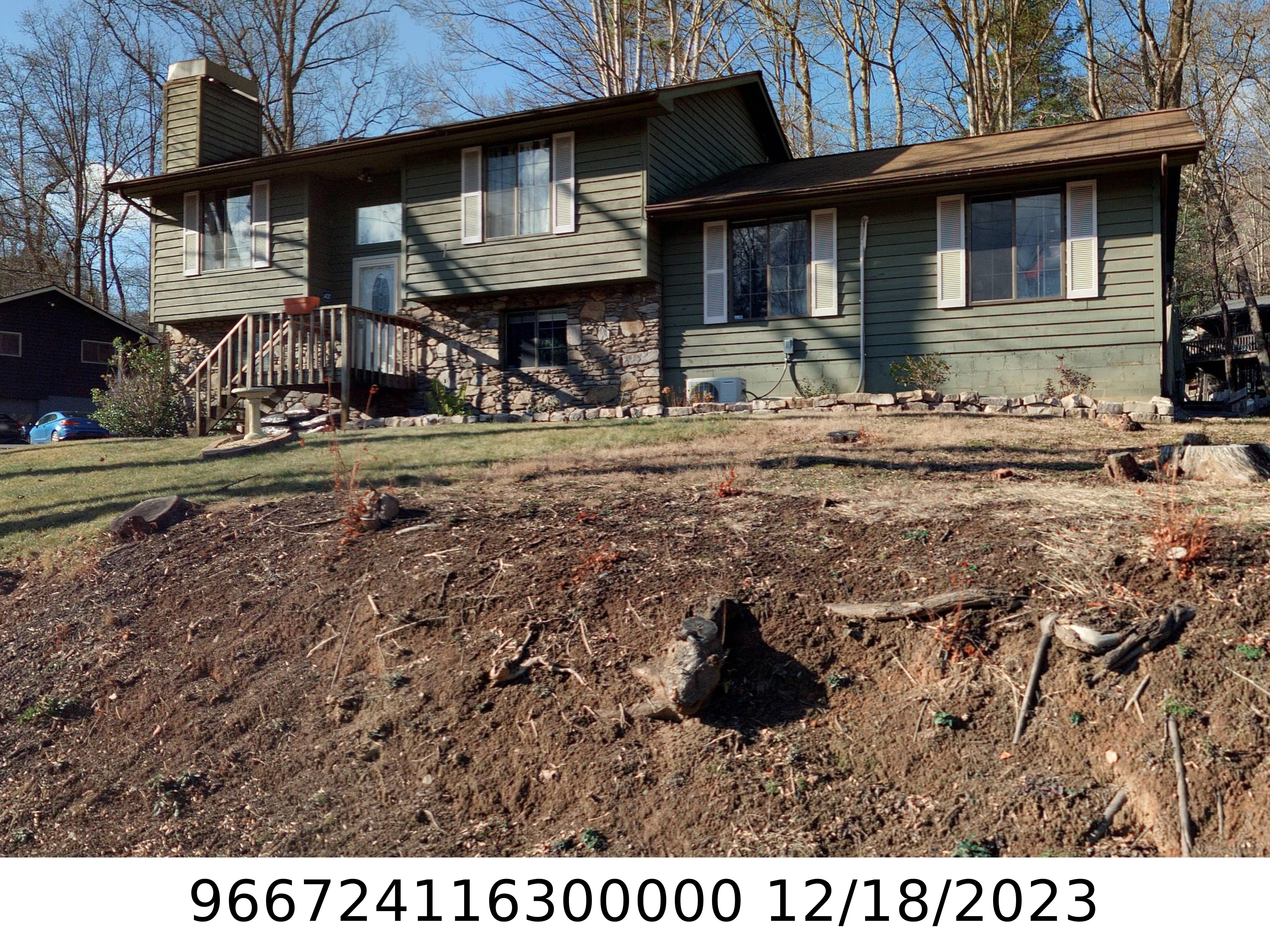 A picture of the property located at 1 PARKWAY LOOP RD, ASHEVILLE NC 28803.