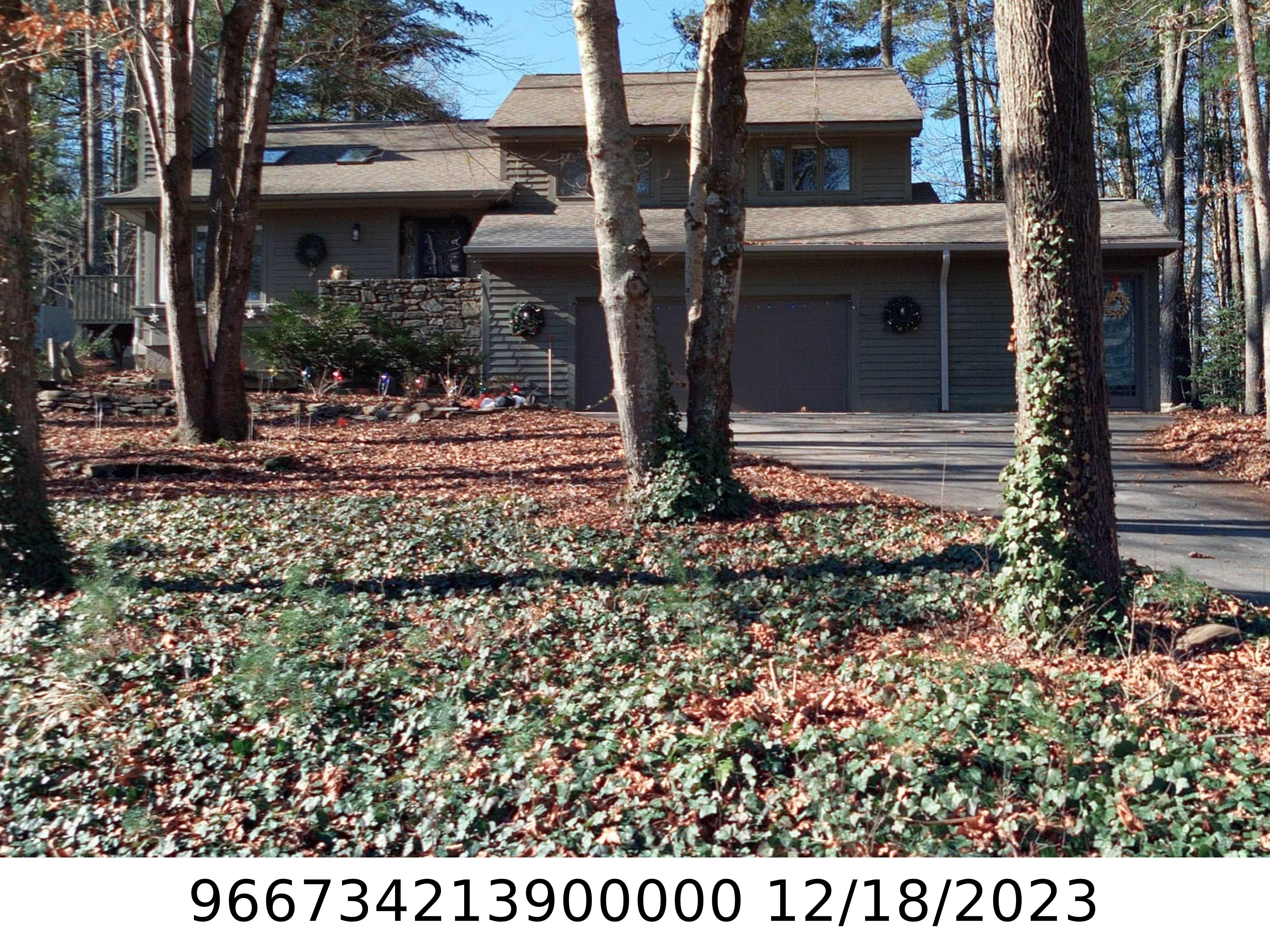 A picture of the property located at 27 AUTUMN RIDGE LN, ASHEVILLE NC 28803.