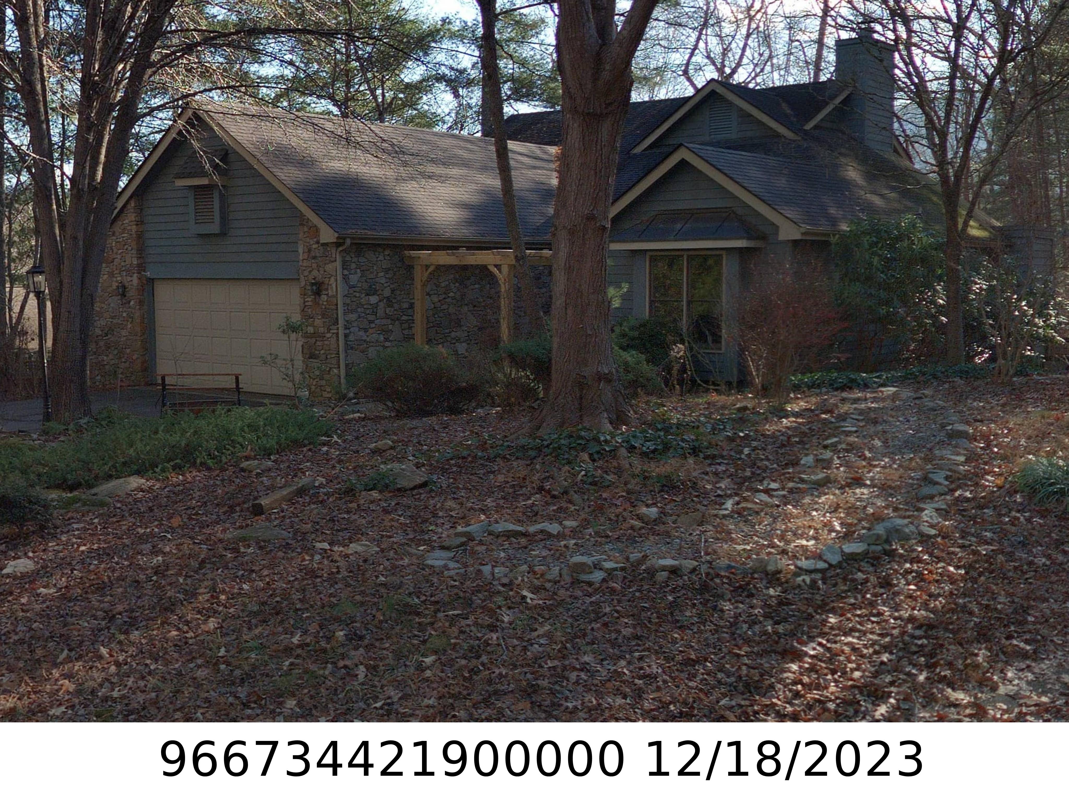 A picture of the property located at 24 AUTUMN RIDGE LN, ASHEVILLE NC 28803.