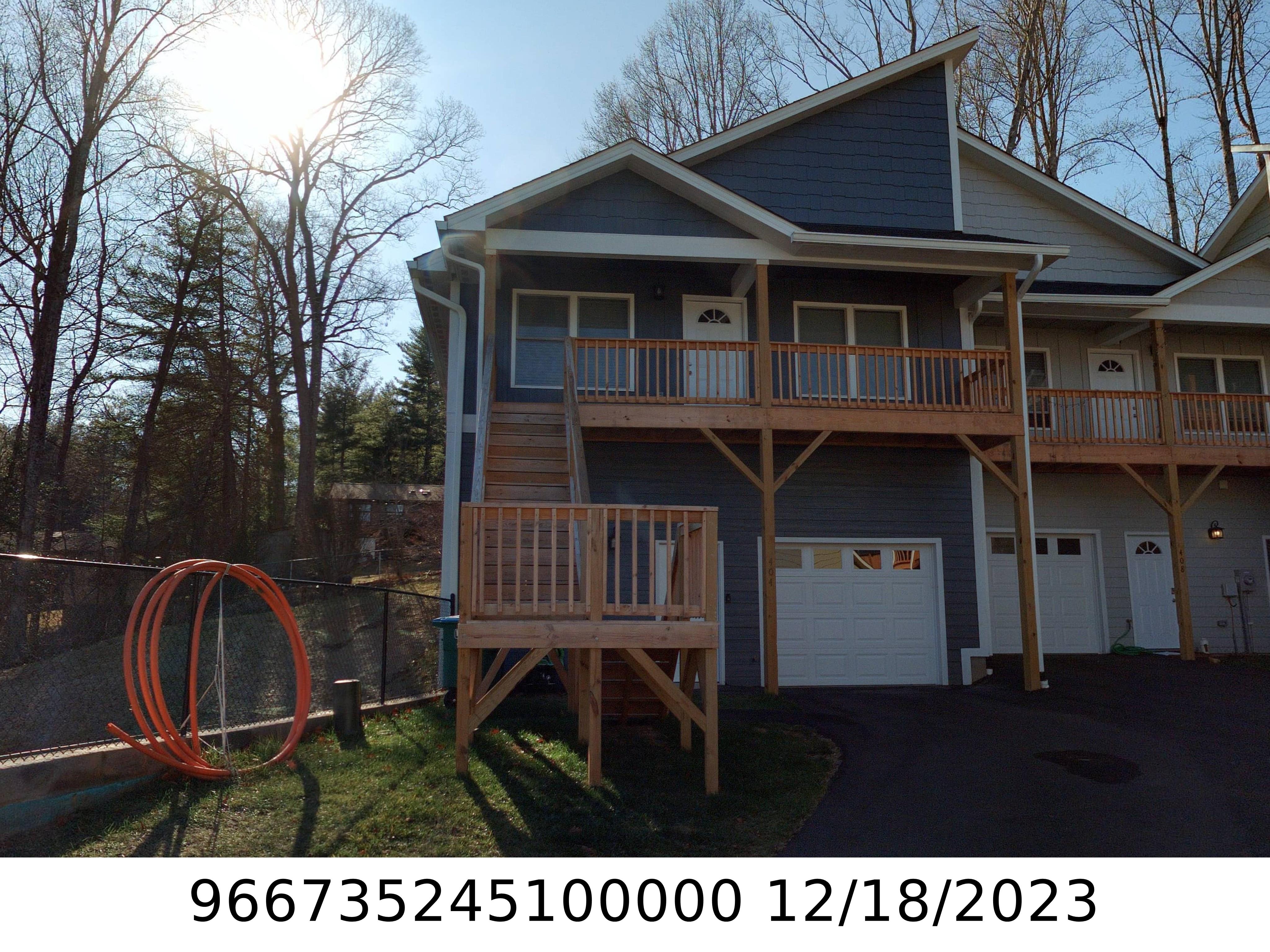 A picture of the property located at 404 LITTLE SYCAMORE LN, ASHEVILLE NC 28803.
