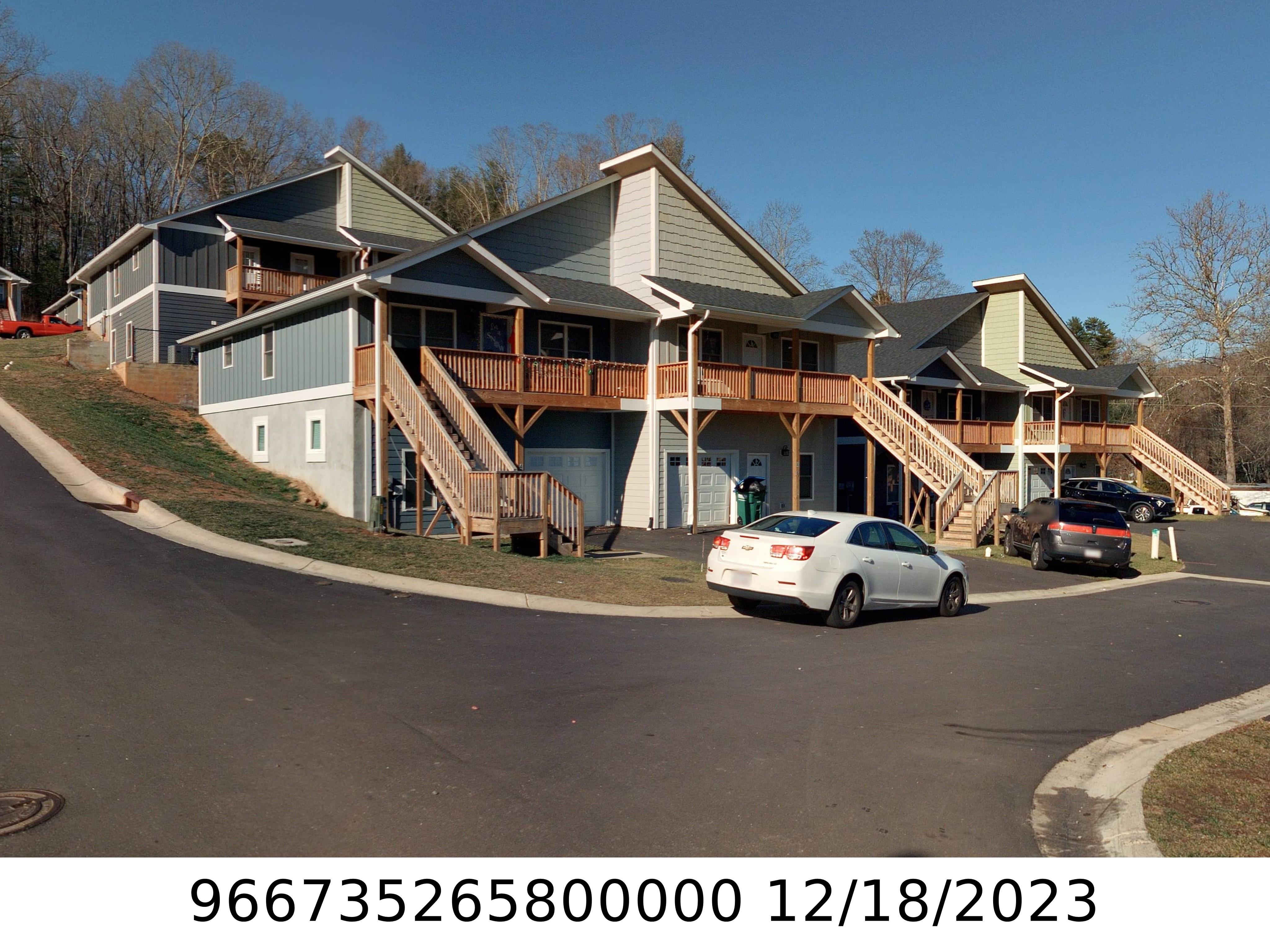 A picture of the property located at 440 LITTLE SYCAMORE LN, ASHEVILLE NC 28803.