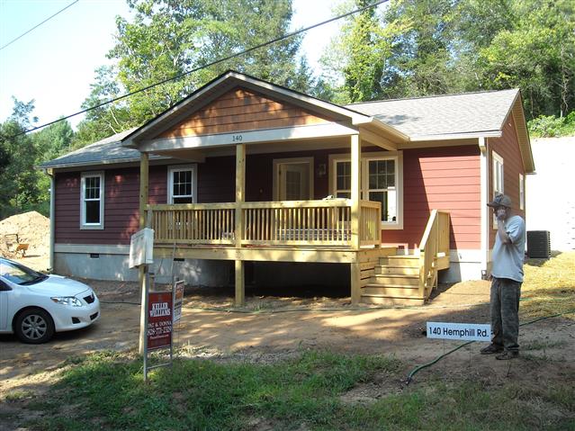 A picture of the property located at 140 HEMPHILL RD, ASHEVILLE NC 28803.