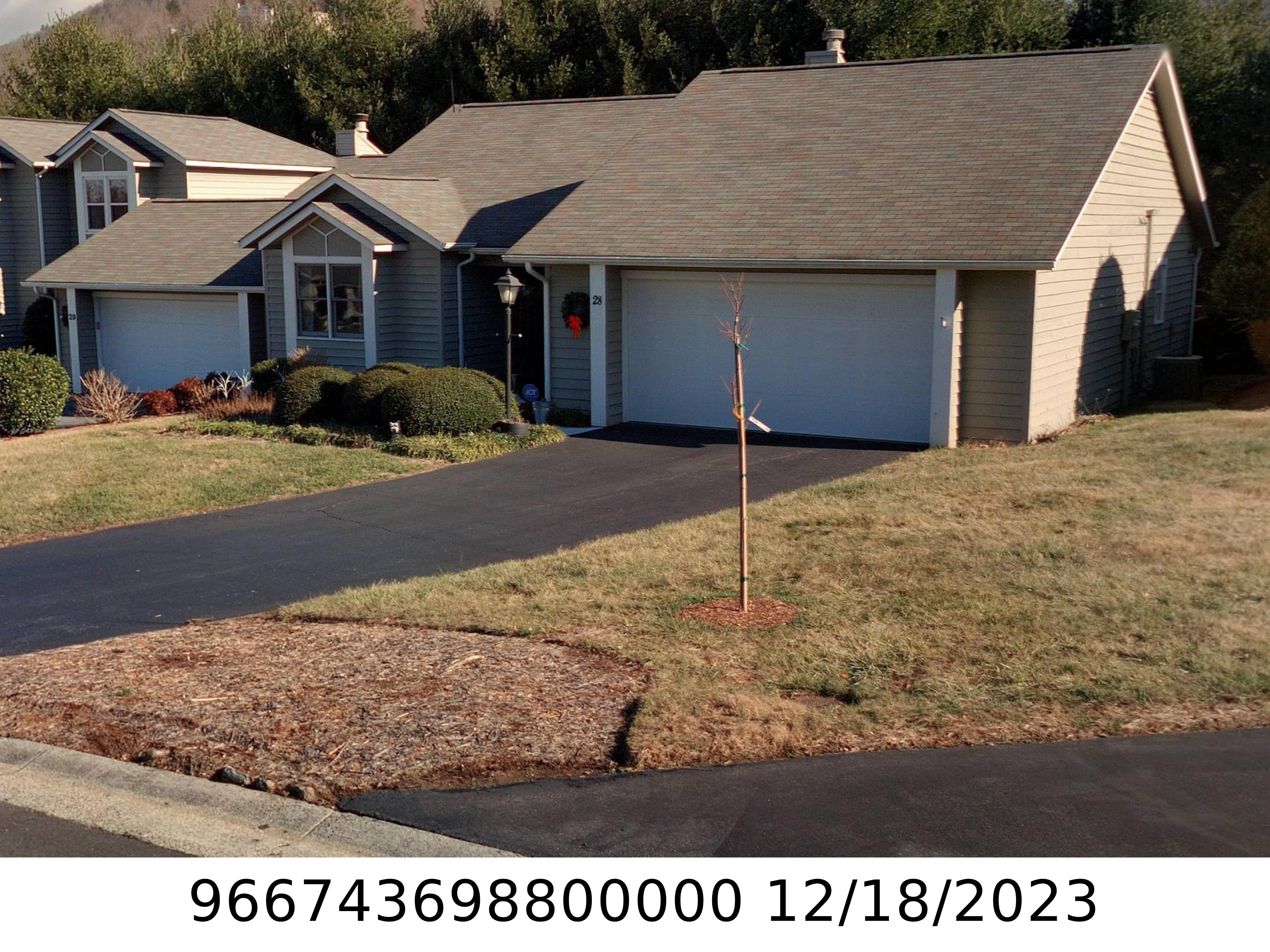 A picture of the property located at 28 CEDARCLIFF CIR, ASHEVILLE NC 28803.