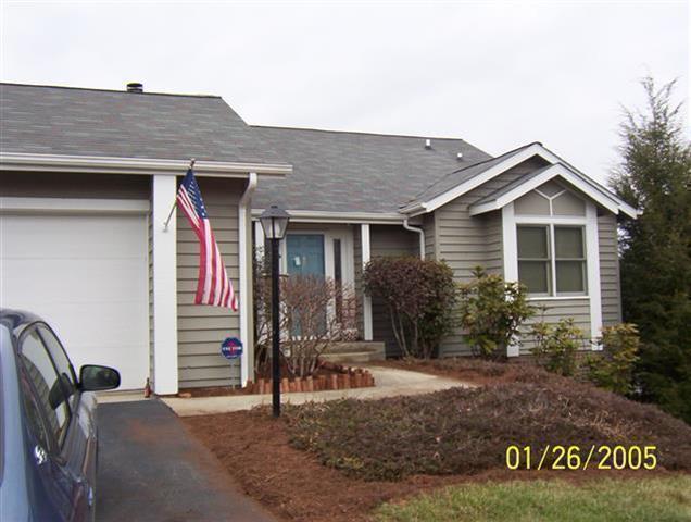 A picture of the property located at 40 CEDARCLIFF CIR, ASHEVILLE NC 28803.