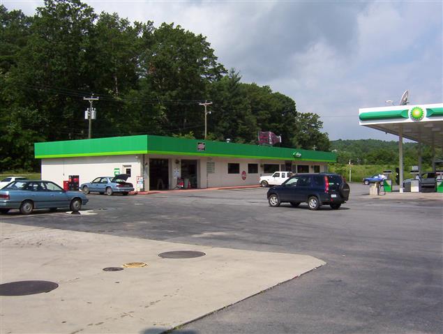 A picture of the property located at 195 CHARLOTTE HWY UNINCORPORATED.