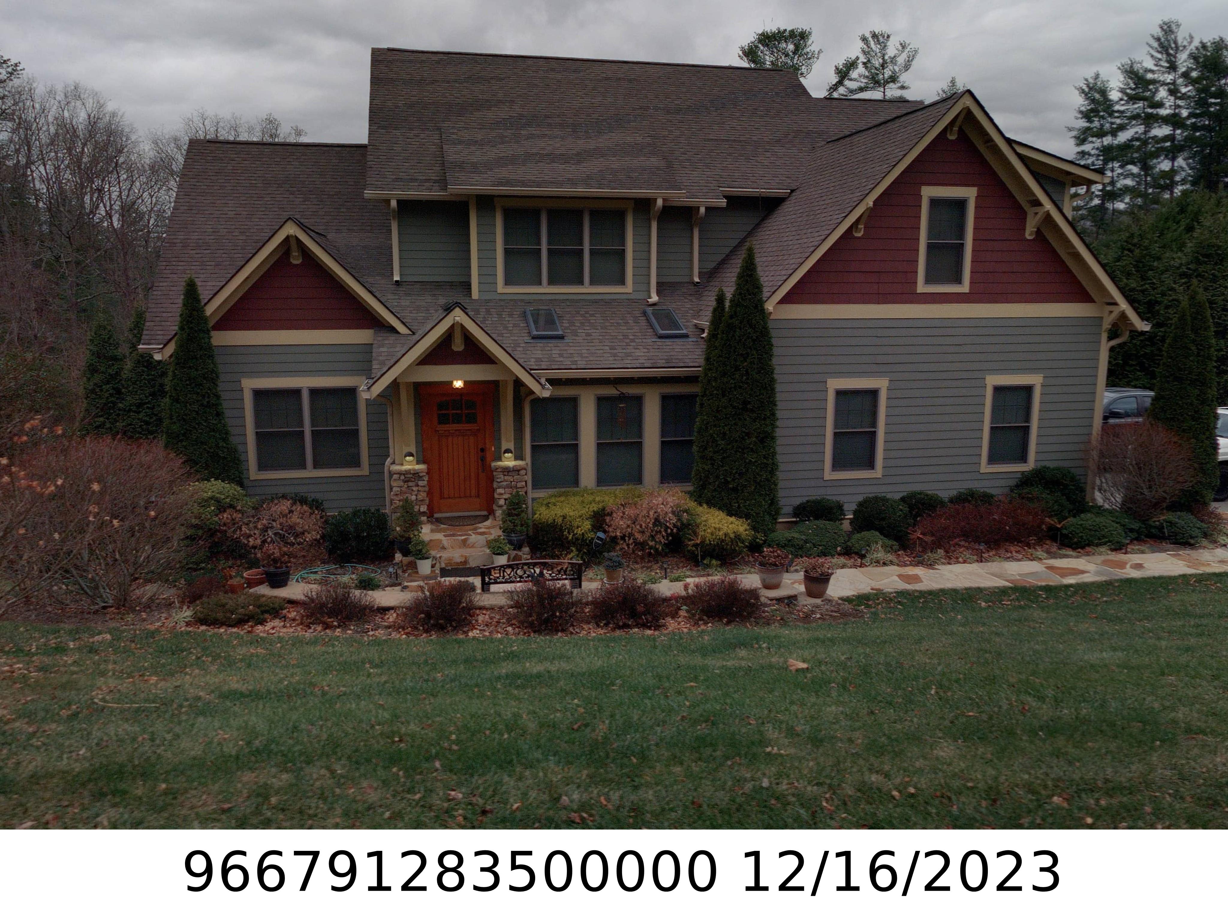 A picture of the property located at 35 VILLAGE POINTE LN, ASHEVILLE NC 28803.