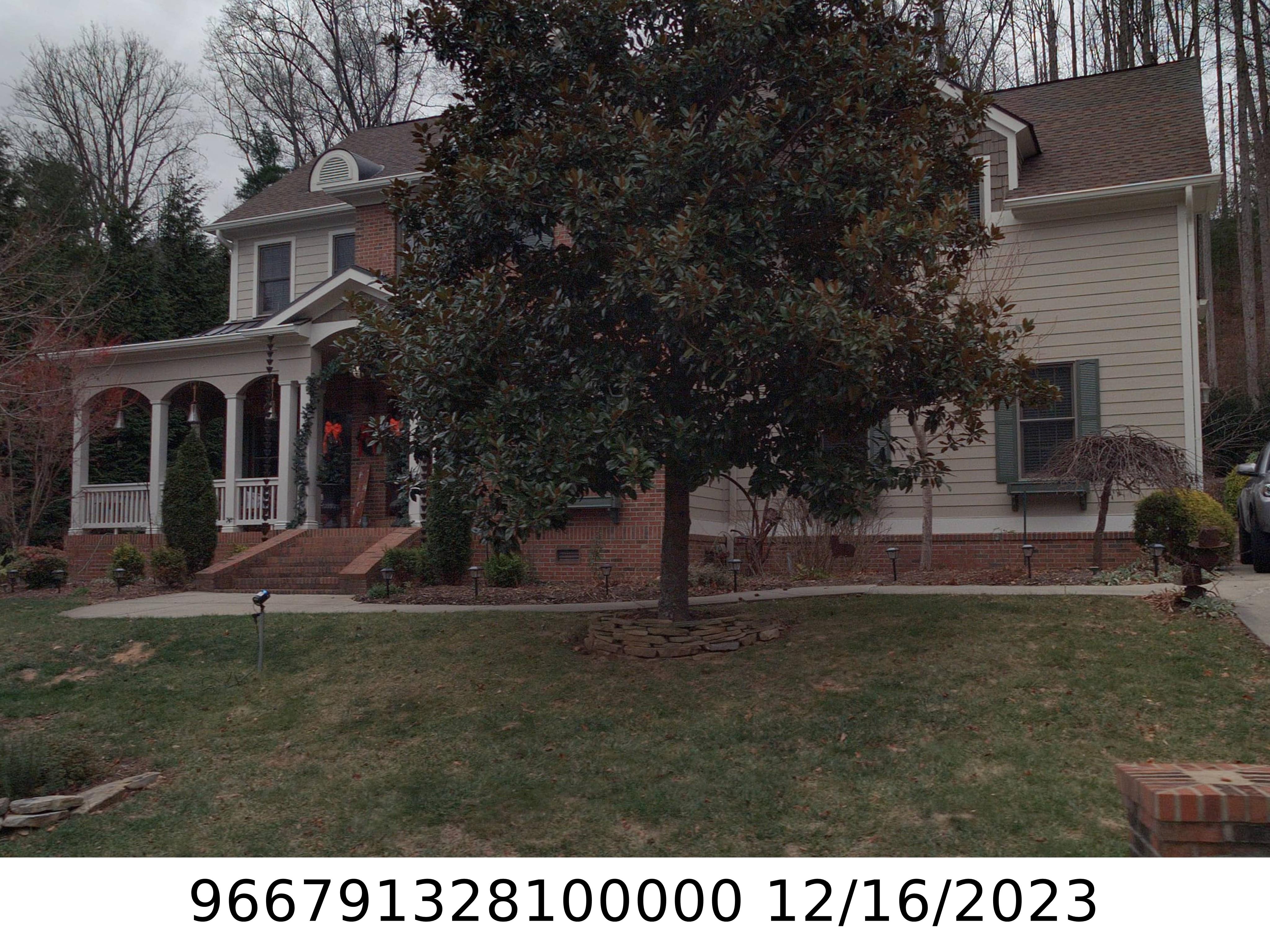 A picture of the property located at 60 VILLAGE POINTE LN, ASHEVILLE NC 28803.