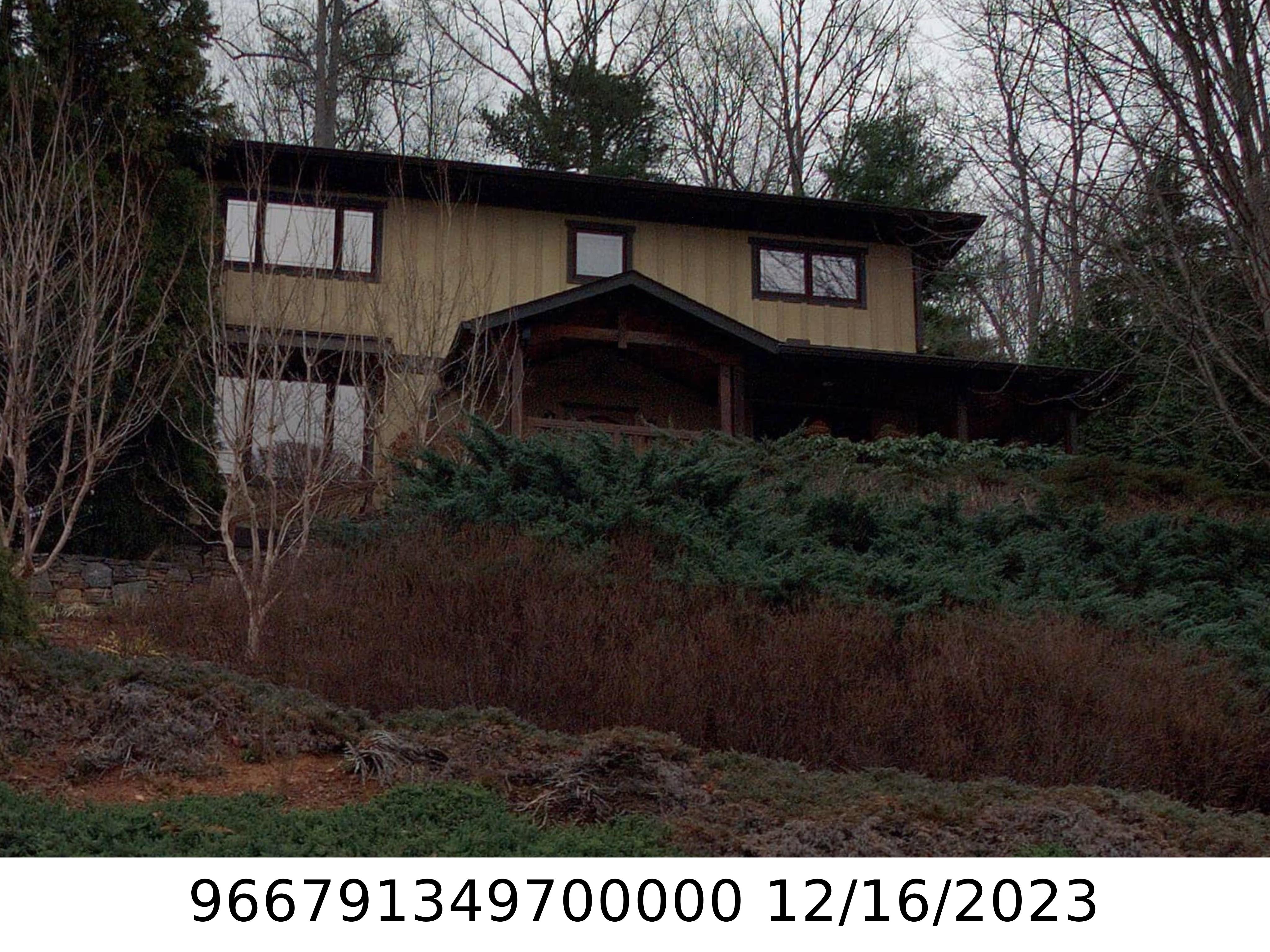 A picture of the property located at 50 VILLAGE POINTE LN, ASHEVILLE NC 28803.