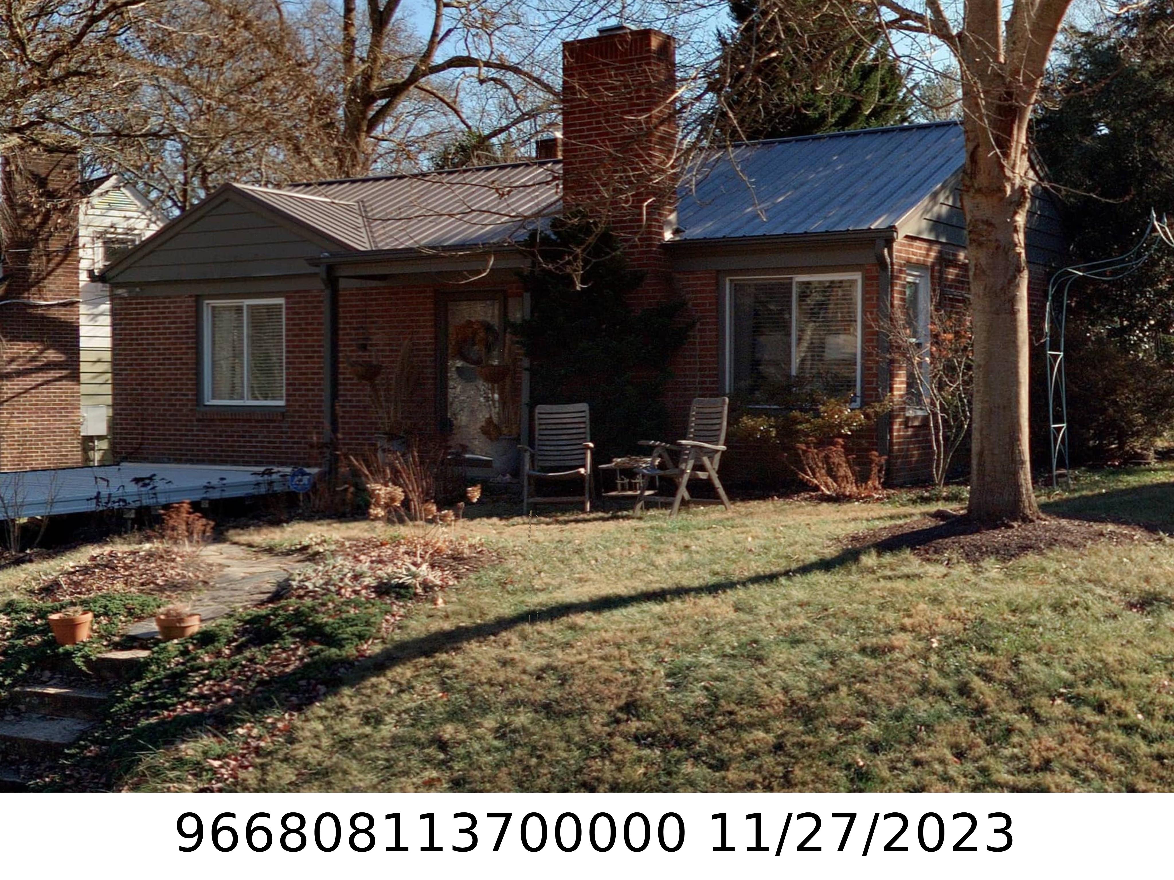 A picture of the property located at 425 GOVERNORS VIEW RD, ASHEVILLE NC 28805.