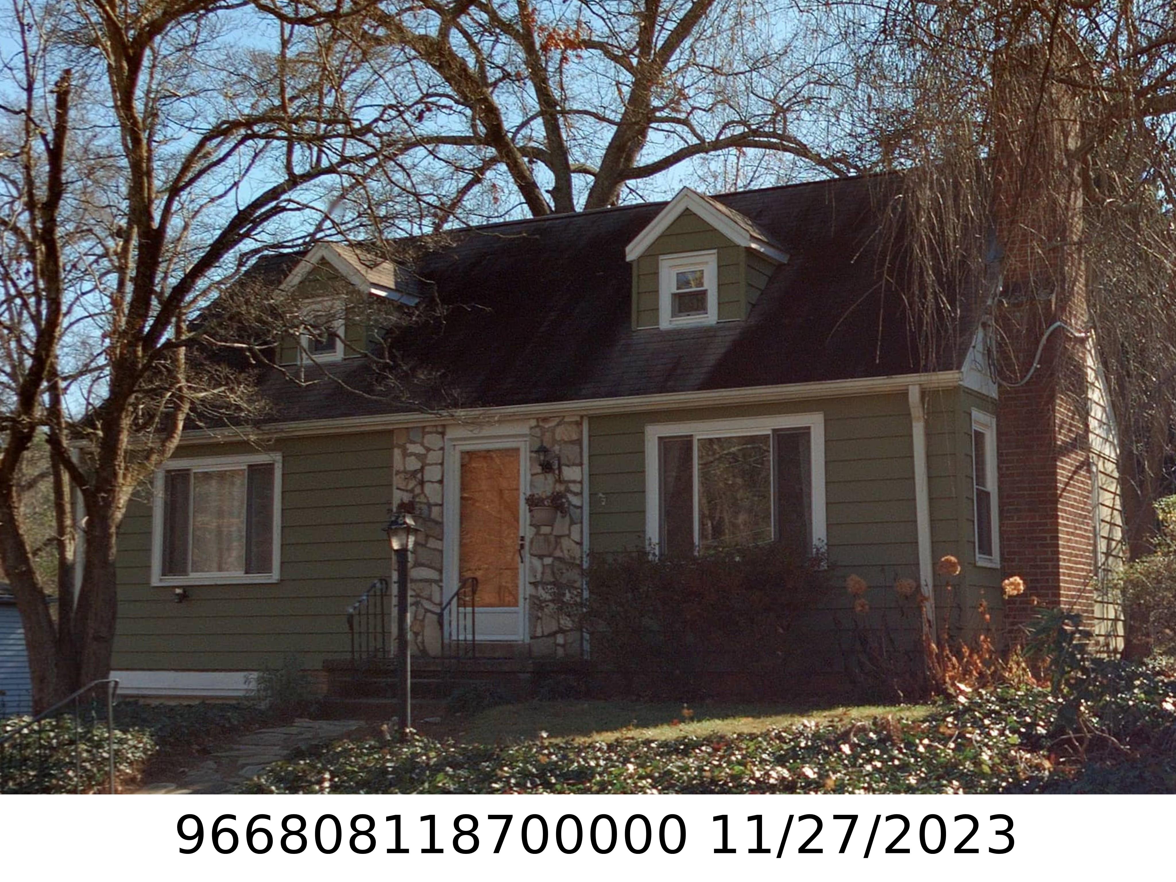 A picture of the property located at 429 GOVERNORS VIEW RD, ASHEVILLE NC 28805.