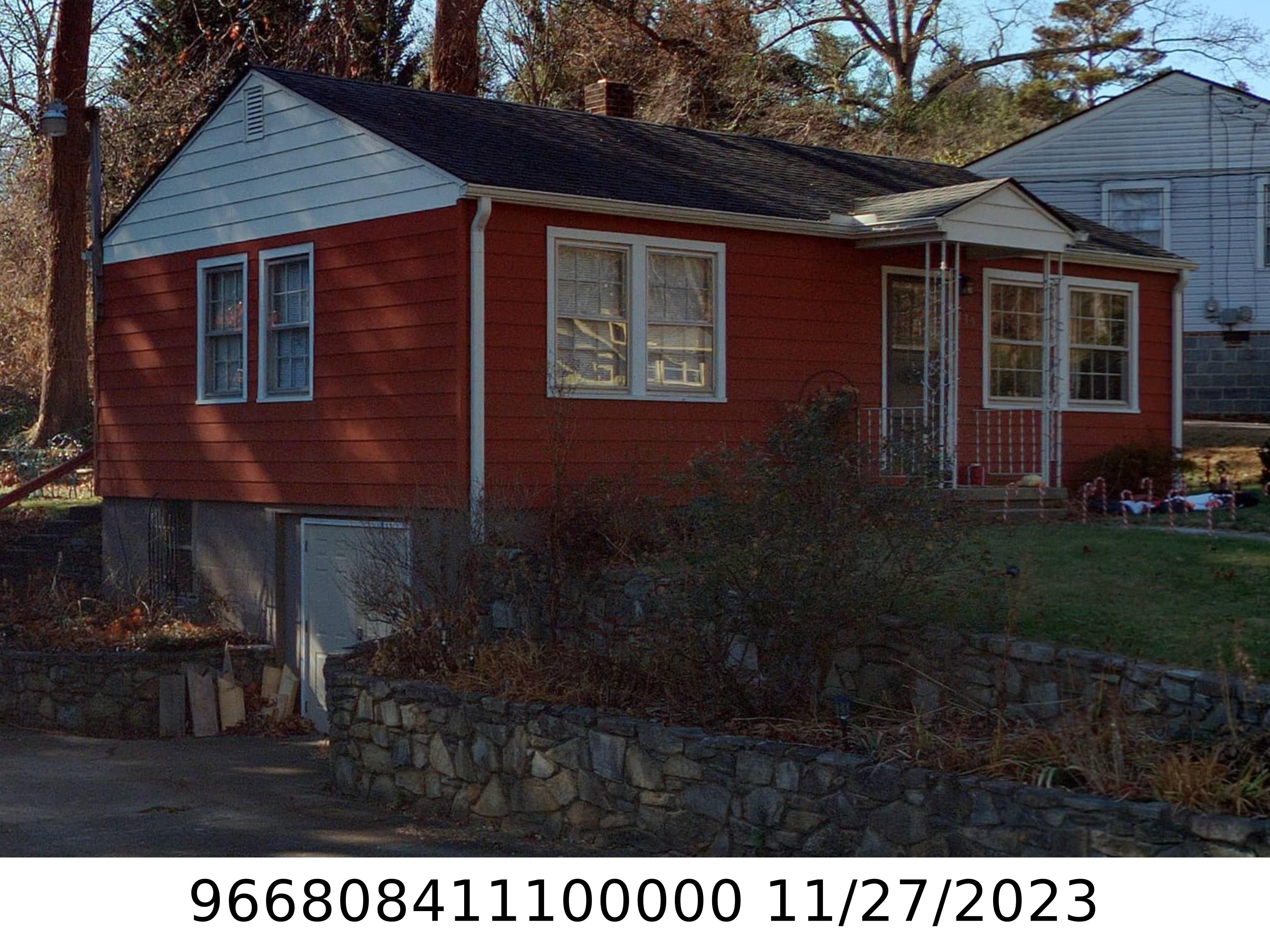 A picture of the property located at 439 GOVERNORS VIEW RD, ASHEVILLE NC 28805.