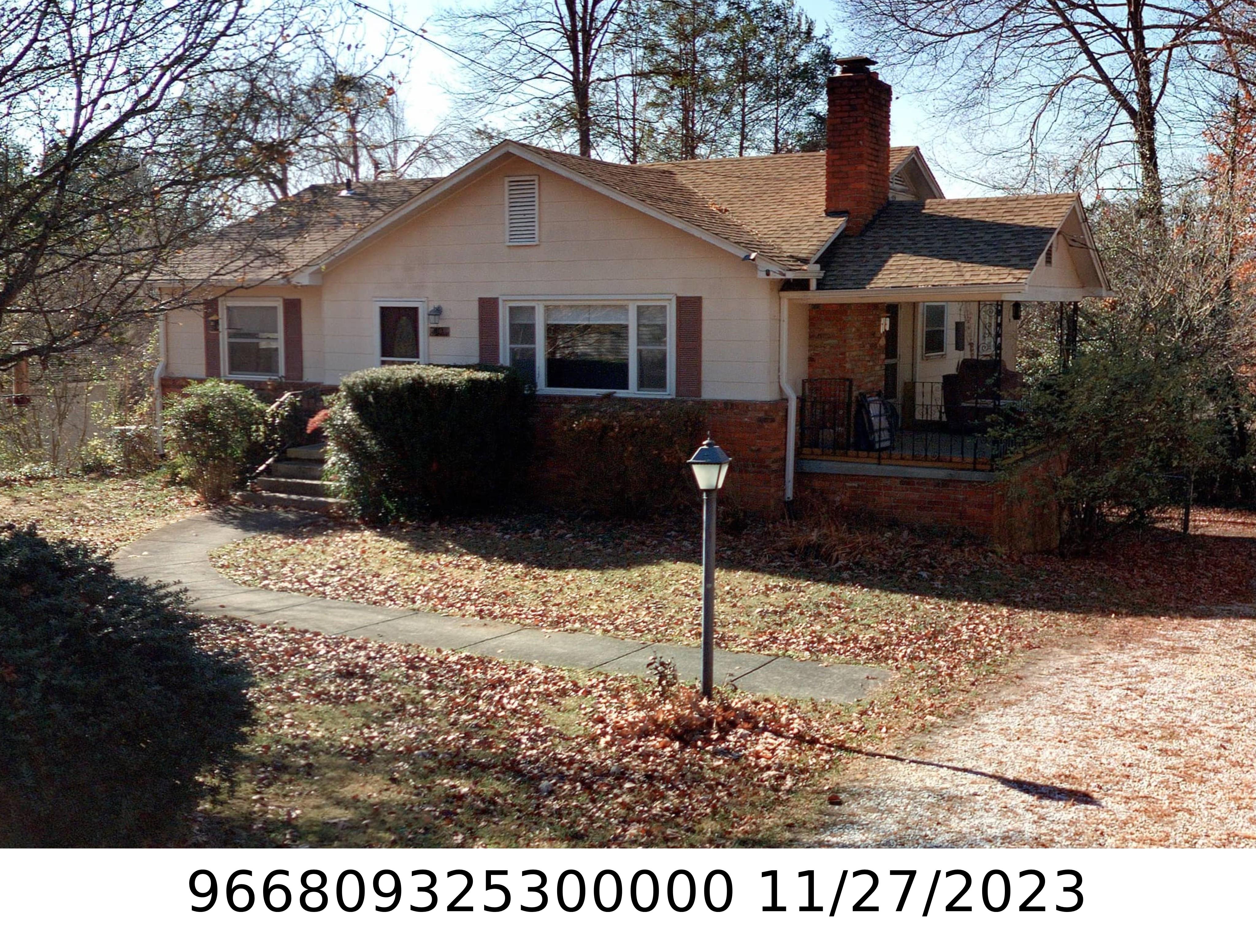 A picture of the property located at 40 MEMORY LN, ASHEVILLE NC 28805.