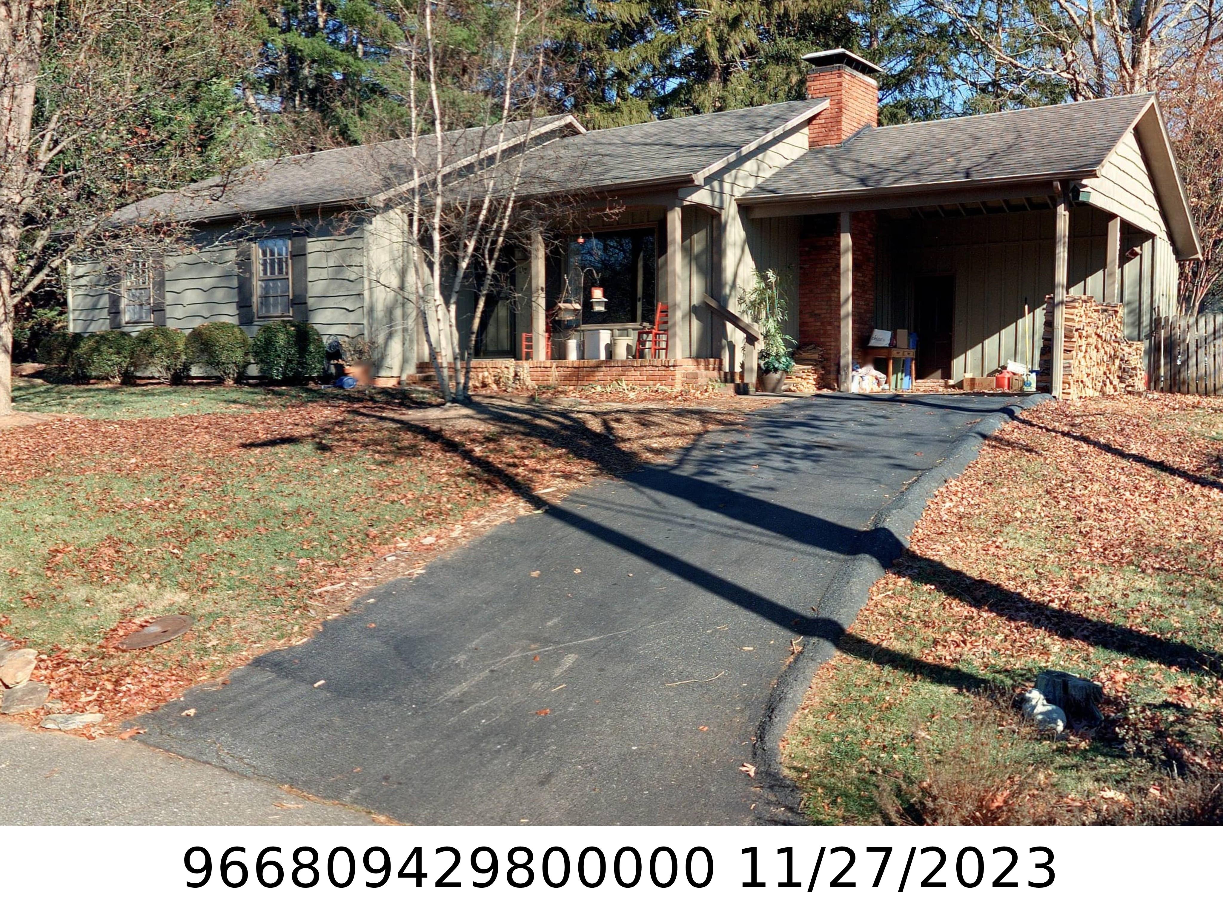 A picture of the property located at 37 MEMORY LN, ASHEVILLE NC 28805.