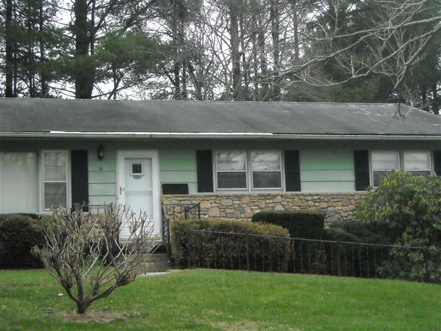 A picture of the property located at 11 NIXON TER, ASHEVILLE NC 28805.