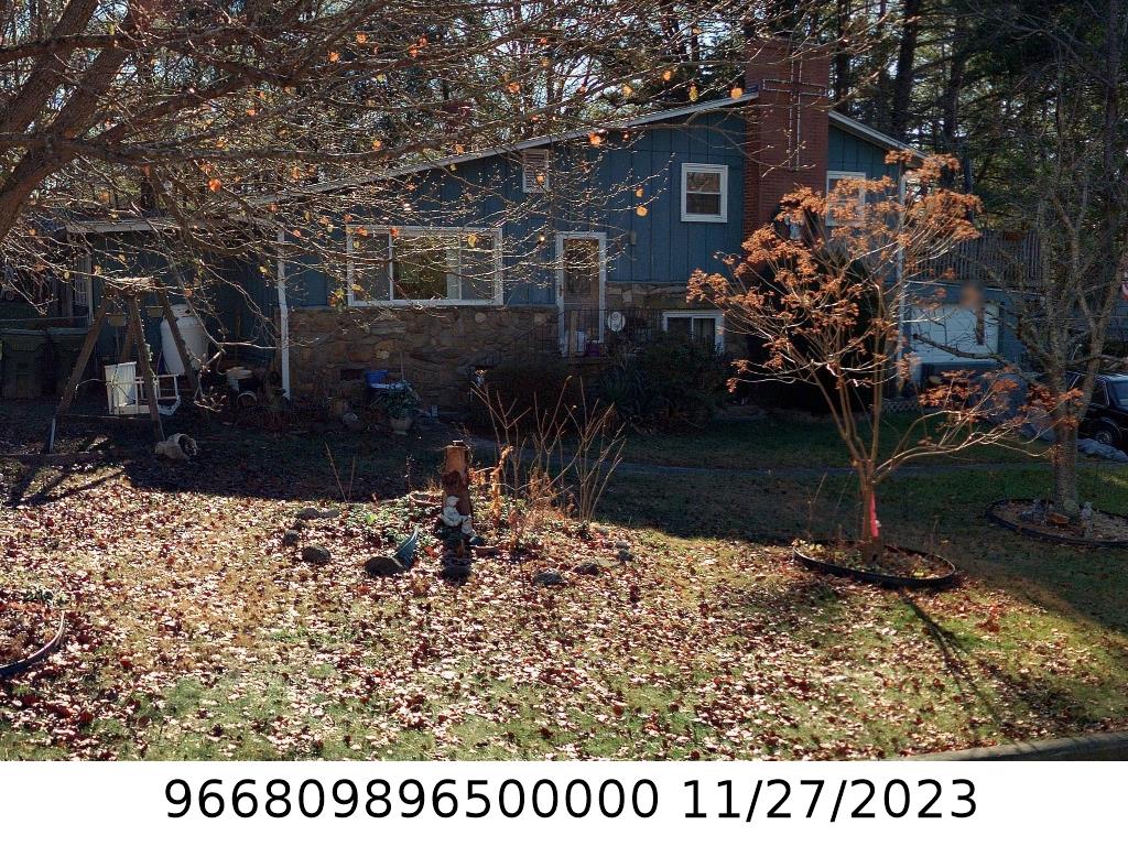 A picture of the property located at 15 NIXON TER, ASHEVILLE NC 28805.