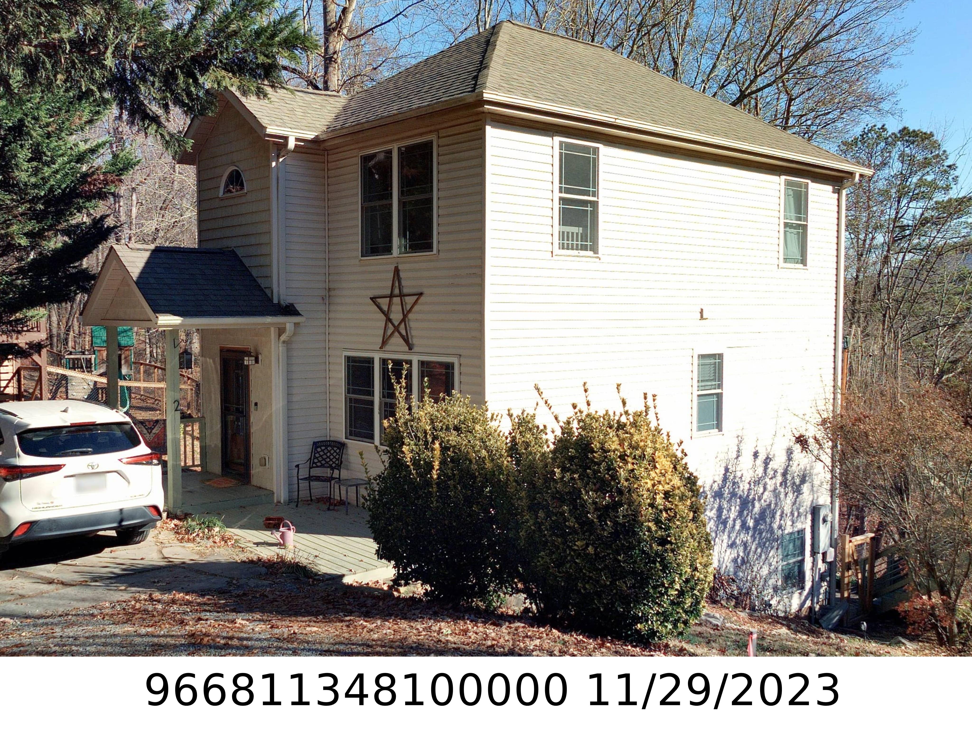 A picture of the property located at 2 GABRIELLE LN, ASHEVILLE NC 28805.