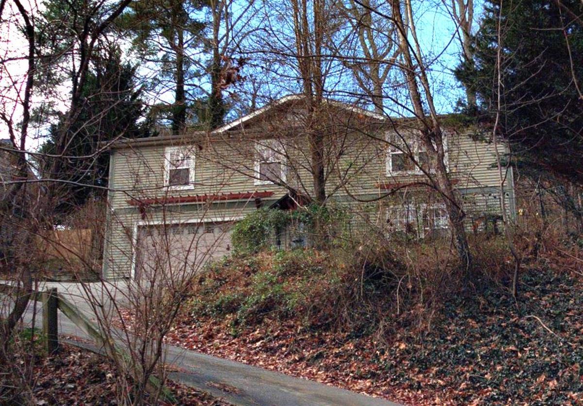 A picture of the property located at 467 GOVERNORS VIEW RD, ASHEVILLE NC 28805.
