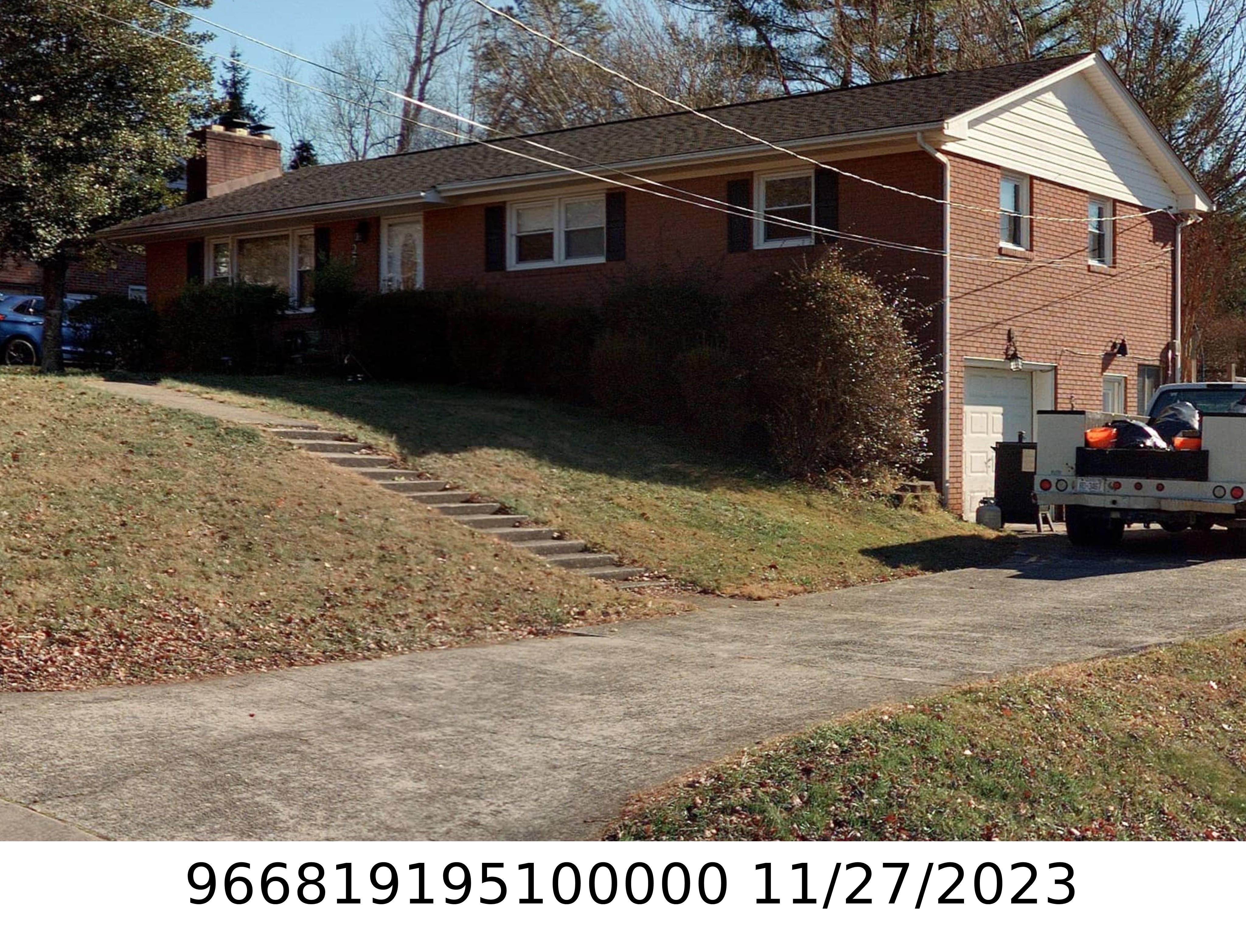 A picture of the property located at 27 NIXON TER, ASHEVILLE NC 28805.