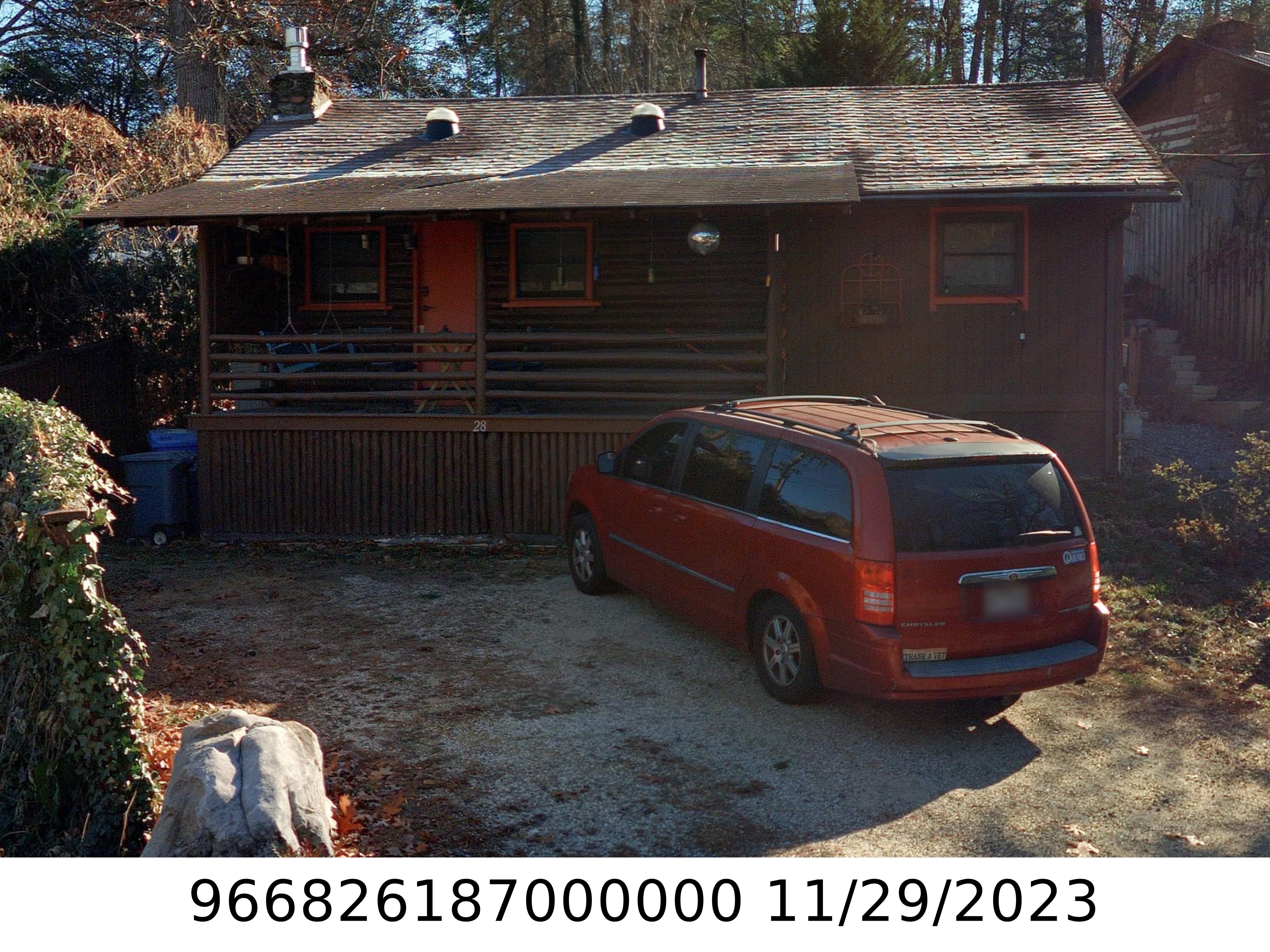 A picture of the property located at 28 RHODODENDRON DR, ASHEVILLE NC 28805.