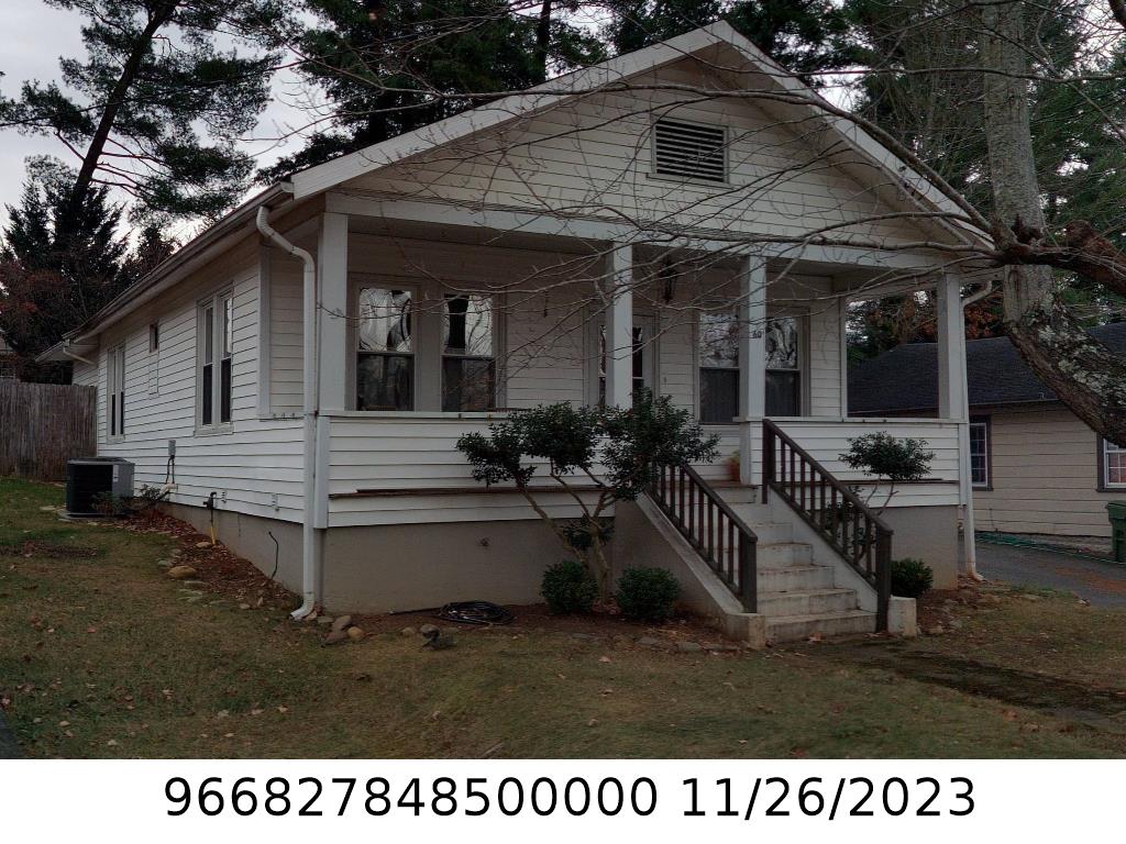 A picture of the property located at 60 CRAIG CIR, ASHEVILLE NC 28805.
