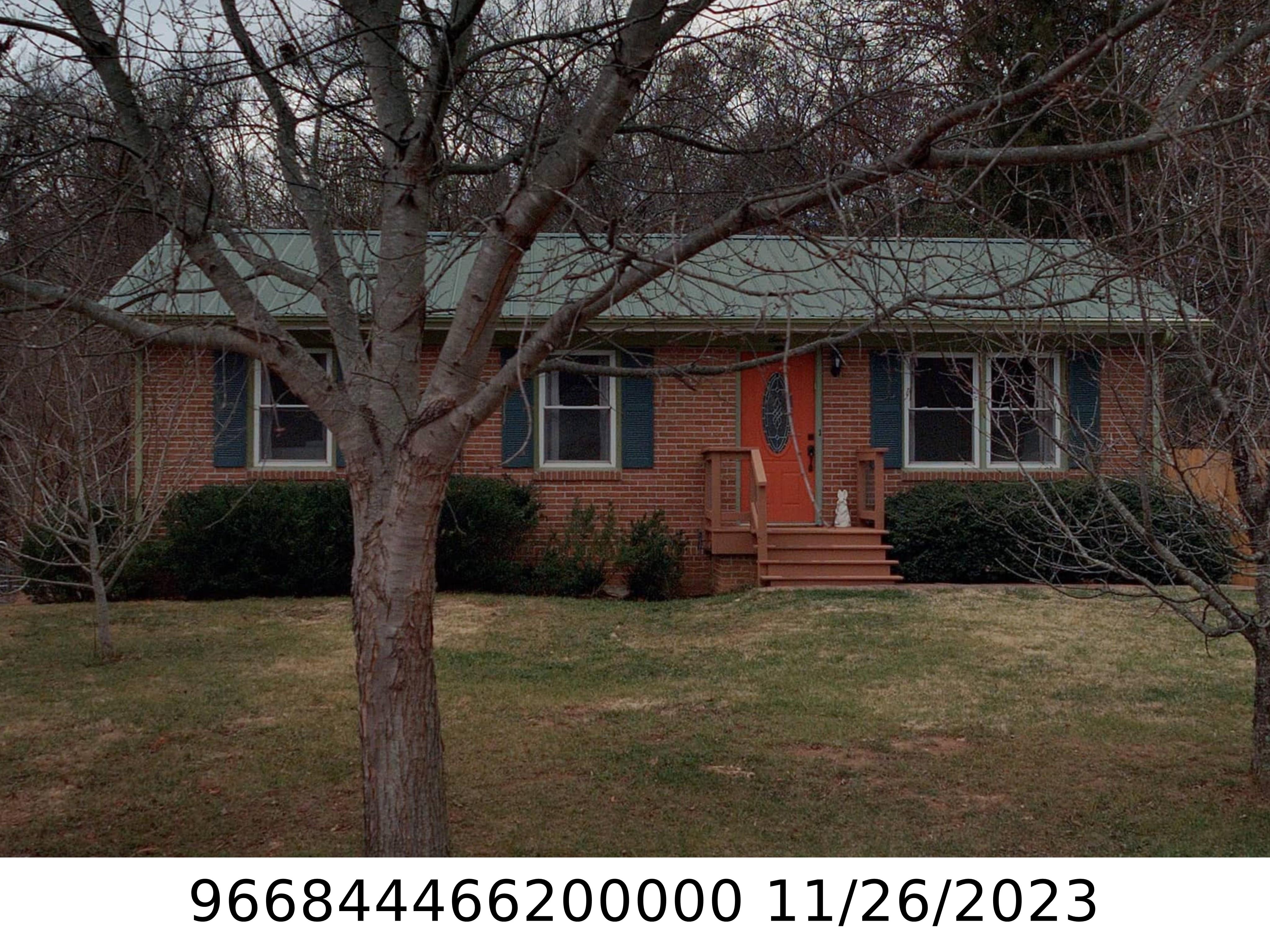 A picture of the property located at 7 BIRCHWOOD LN, ASHEVILLE NC 28805.