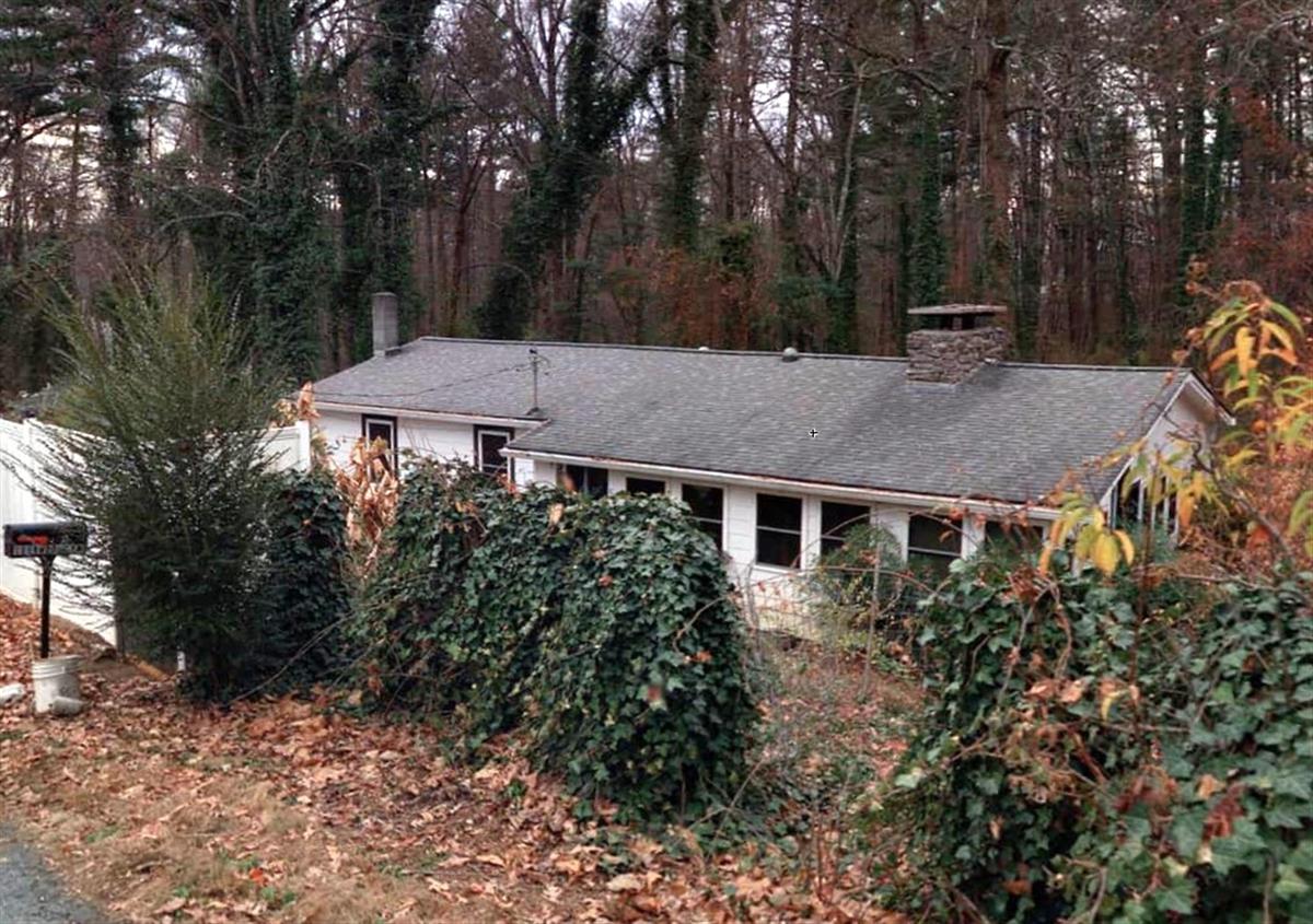 A picture of the property located at 5 SOURWOOD LN, ASHEVILLE NC 28805.