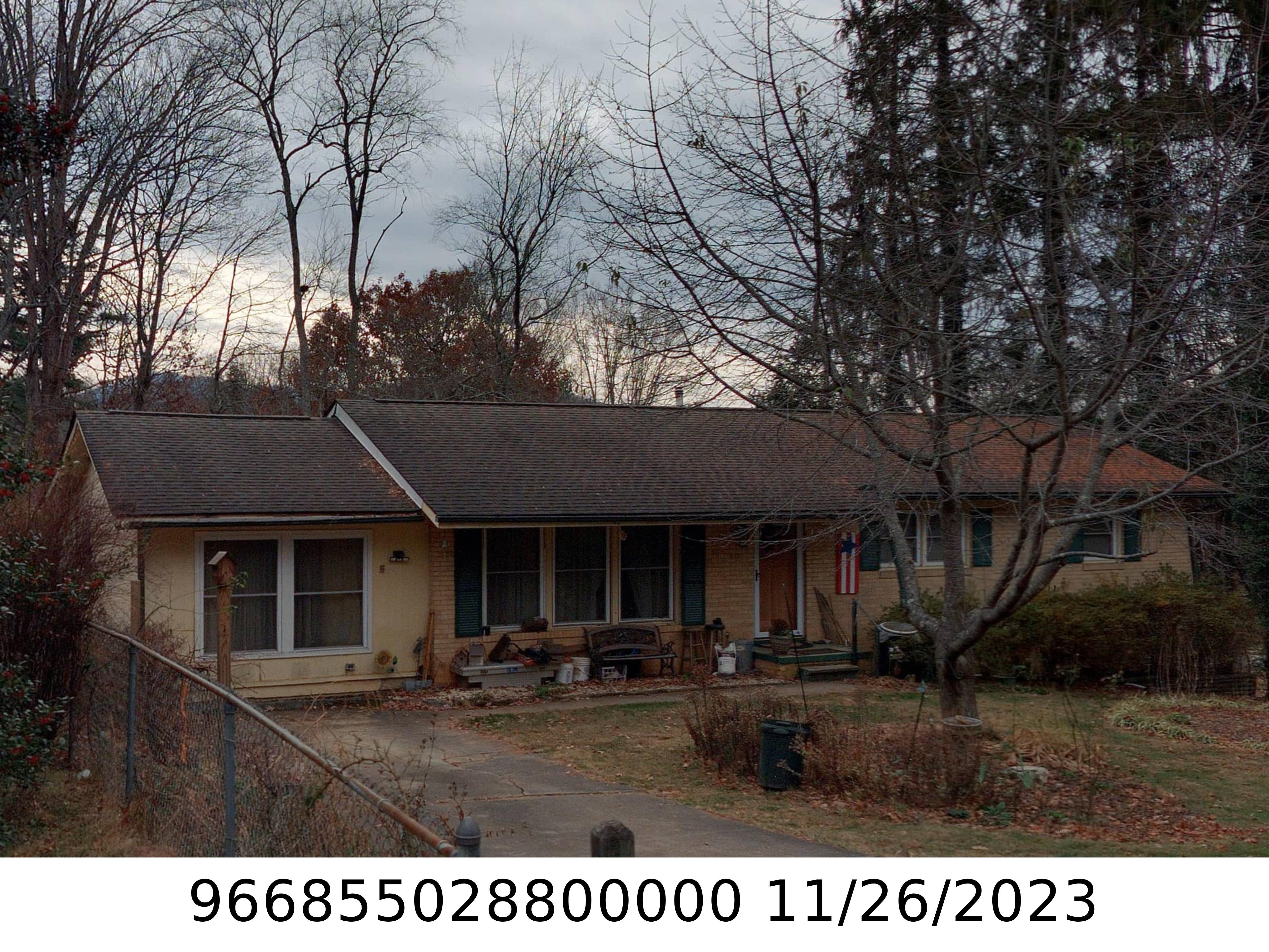 A picture of the property located at 5 LOOKING GLASS LN, ASHEVILLE NC 28805.