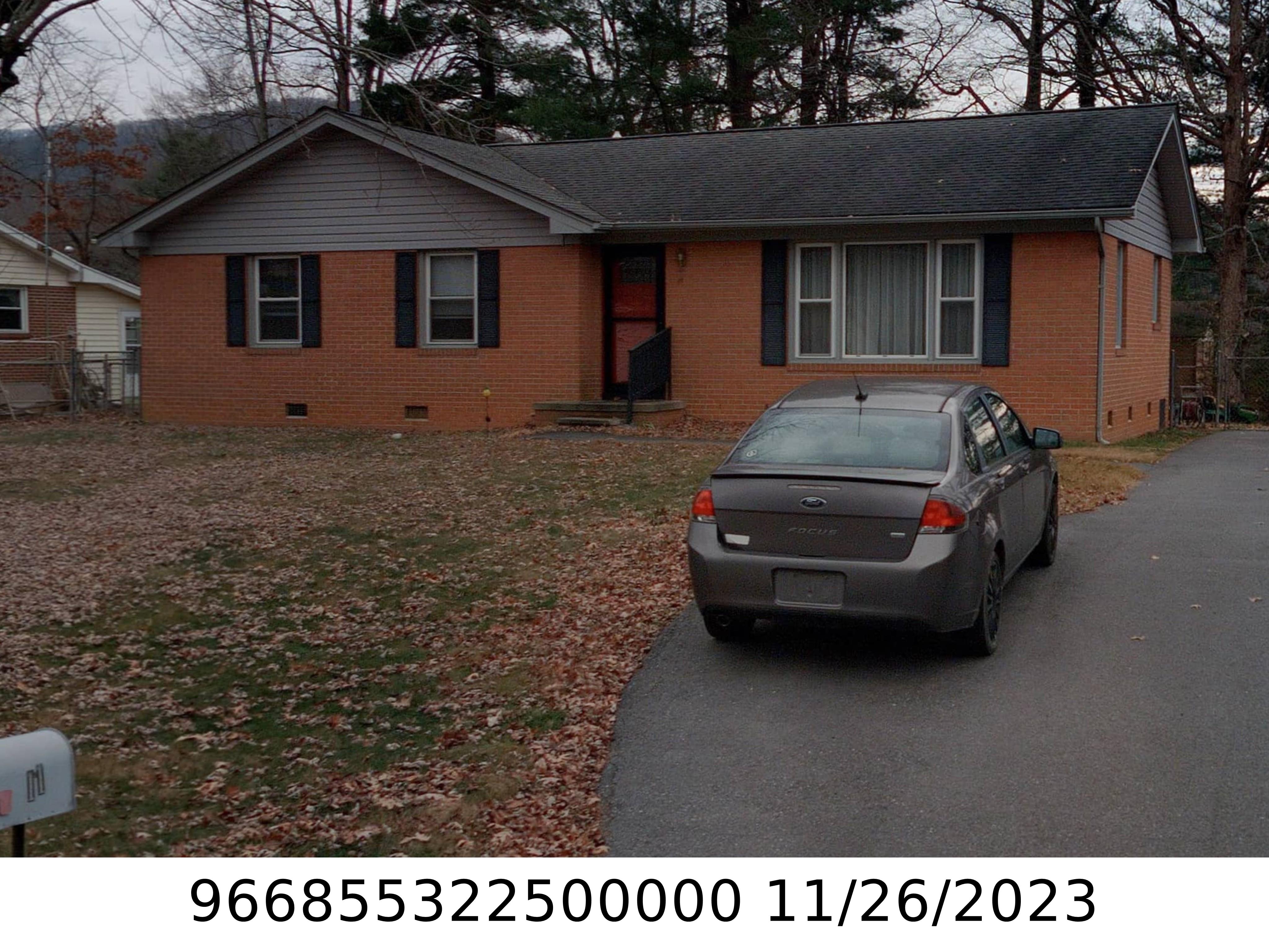 A picture of the property located at 11 LOOKING GLASS LN, ASHEVILLE NC 28805.