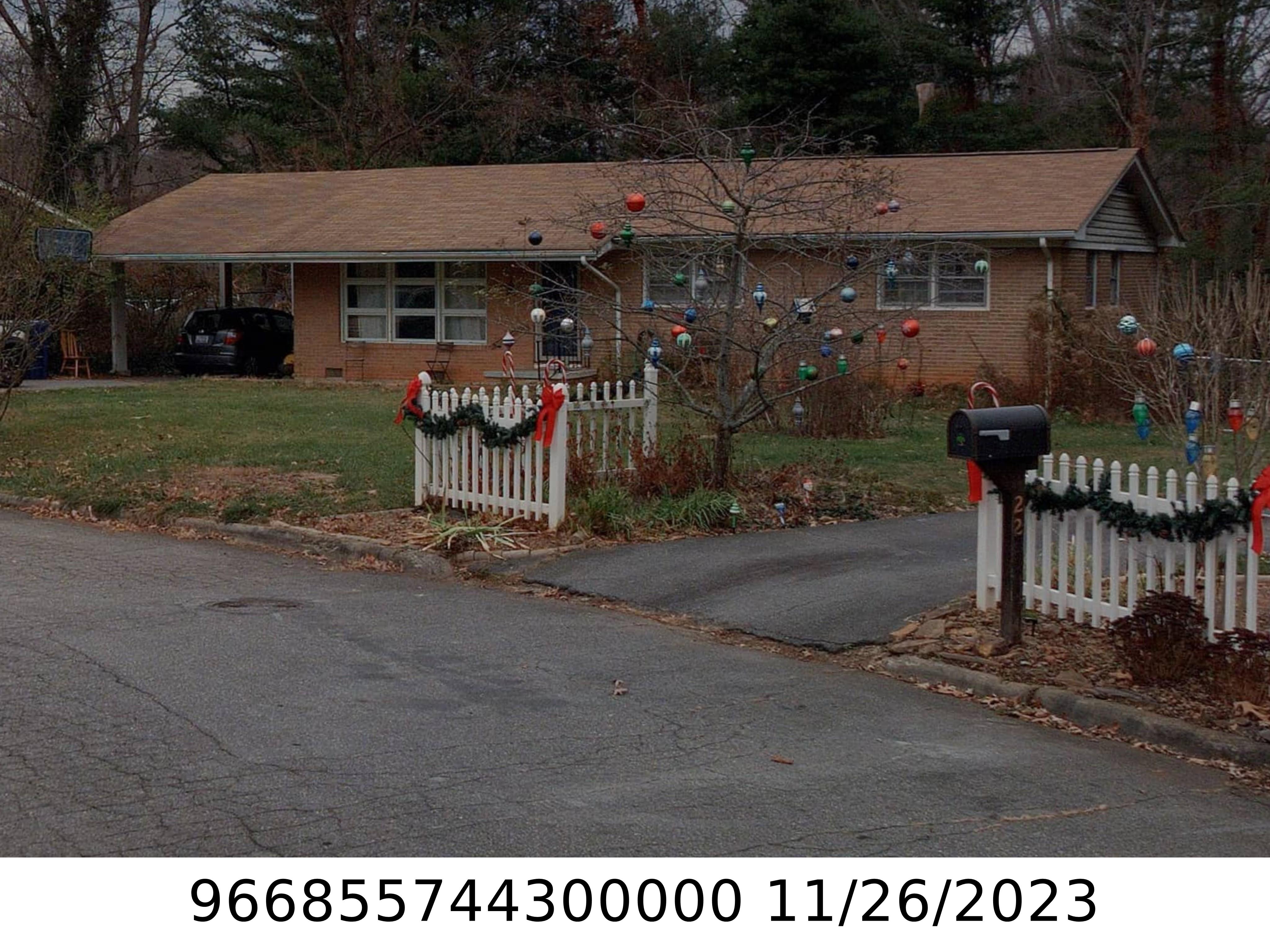 A picture of the property located at 20 LOOKING GLASS LN, ASHEVILLE NC 28805.