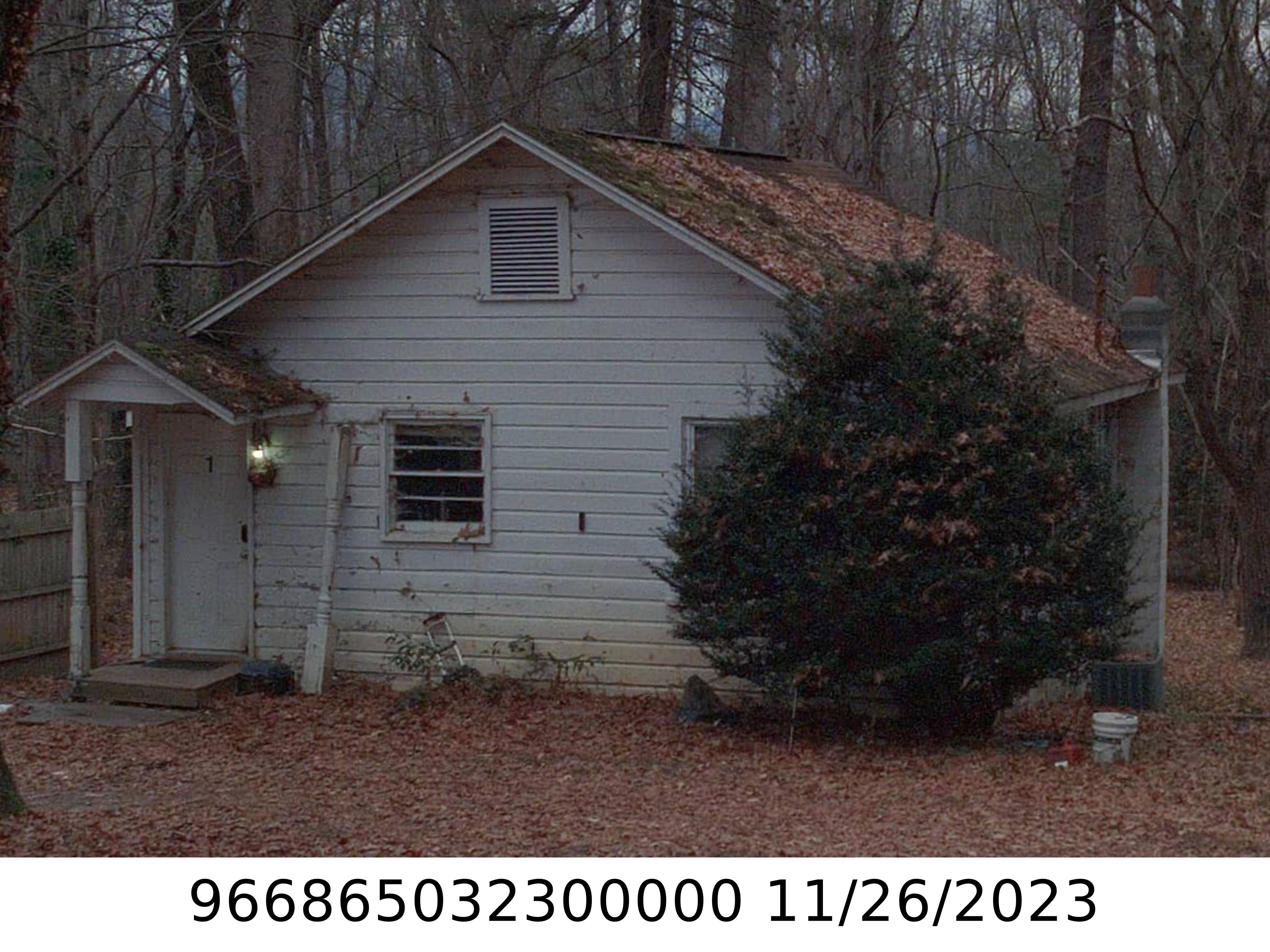 A picture of the property located at 1 SOURWOOD LN, ASHEVILLE NC 28805.