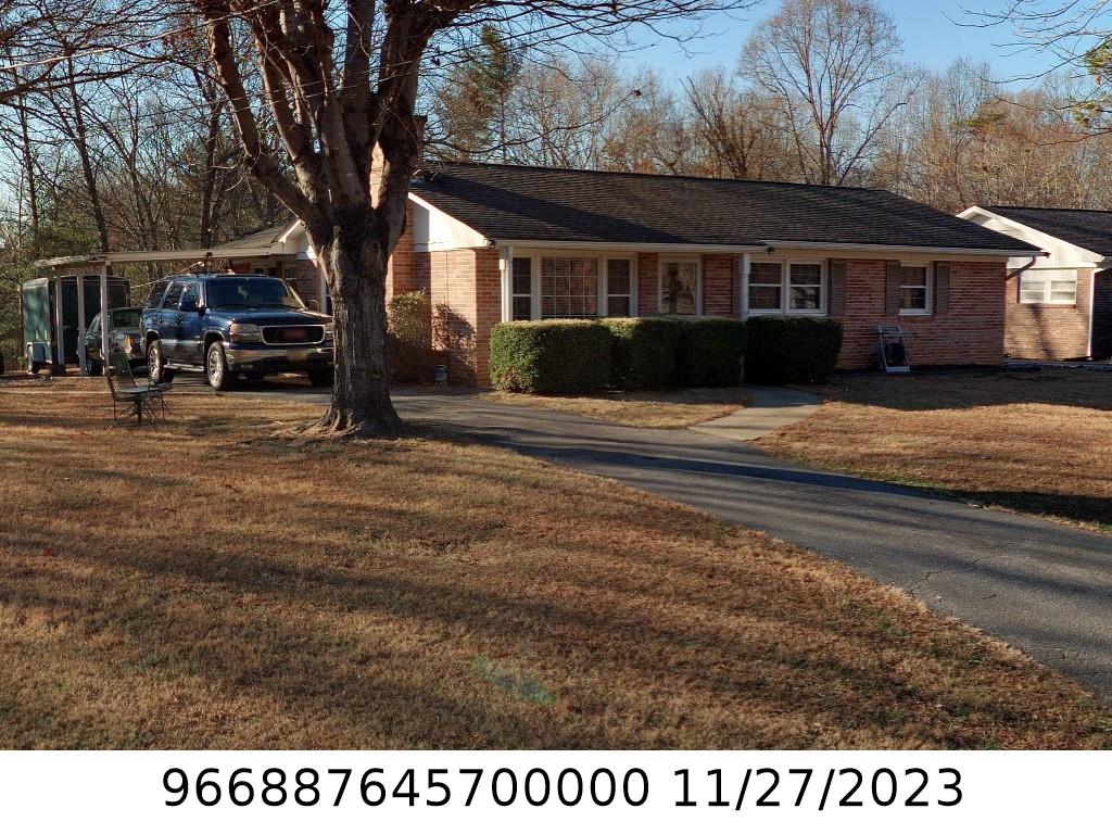 A picture of the property located at 19 GENTLEBREEZE LN, ASHEVILLE NC 28805.