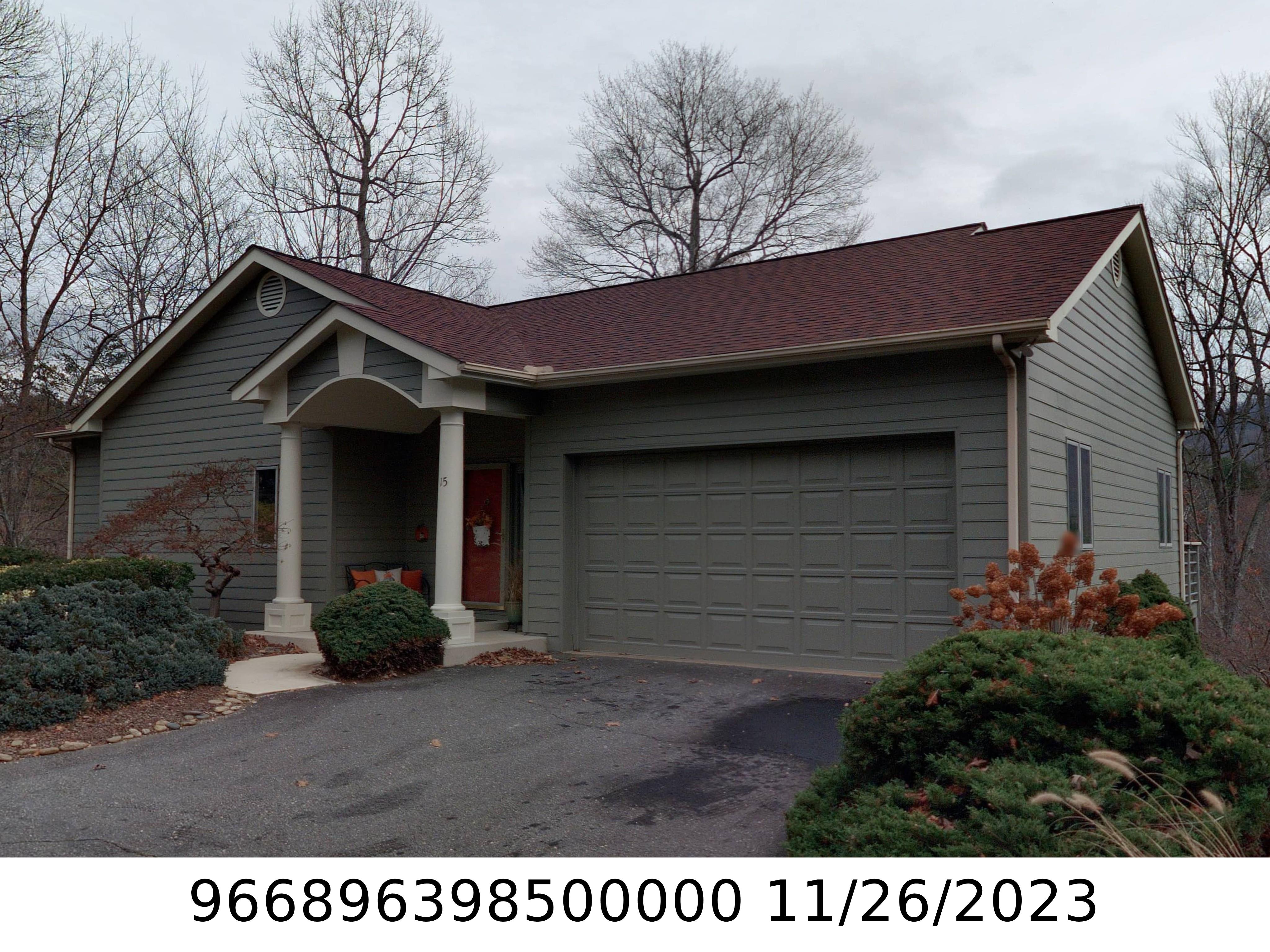 A picture of the property located at 15 SPRING HOLLOW CIR, ASHEVILLE NC 28805.