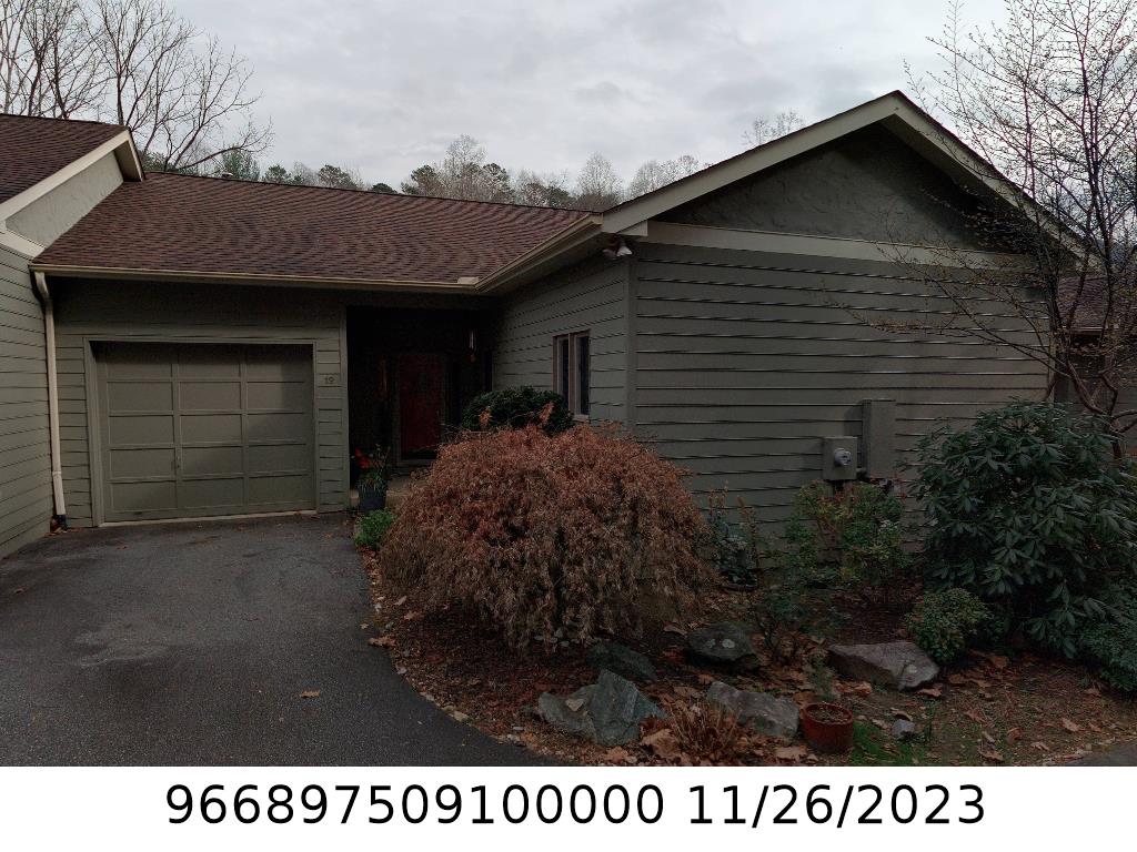 A picture of the property located at 19 RIVER KNOLL RD, ASHEVILLE NC 28805.