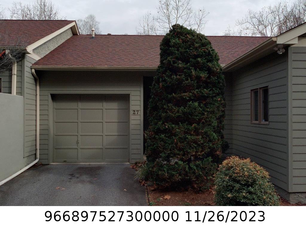 A picture of the property located at 27 RIVER KNOLL RD, ASHEVILLE NC 28805.