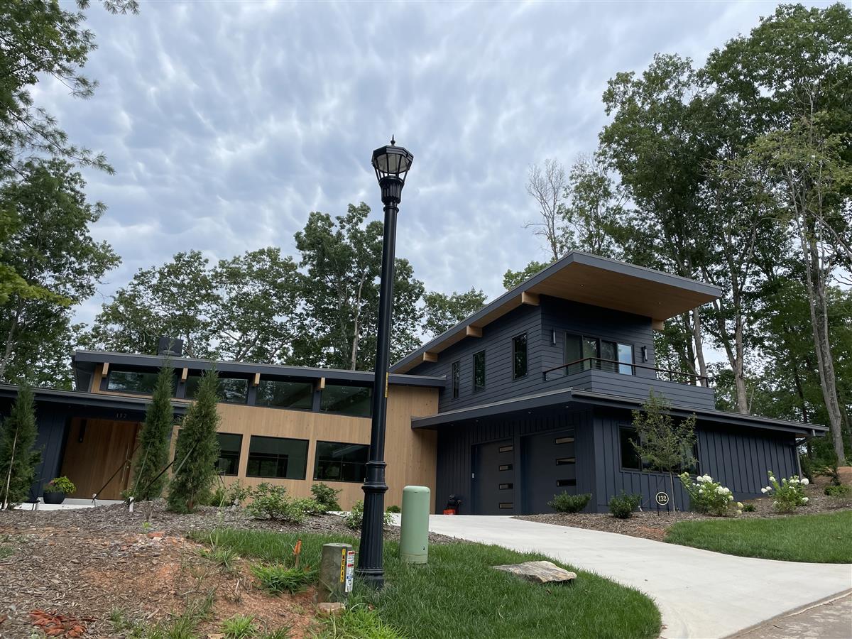 A picture of the property located at 132 RIVERBEND FOREST DR, ASHEVILLE NC 28805.