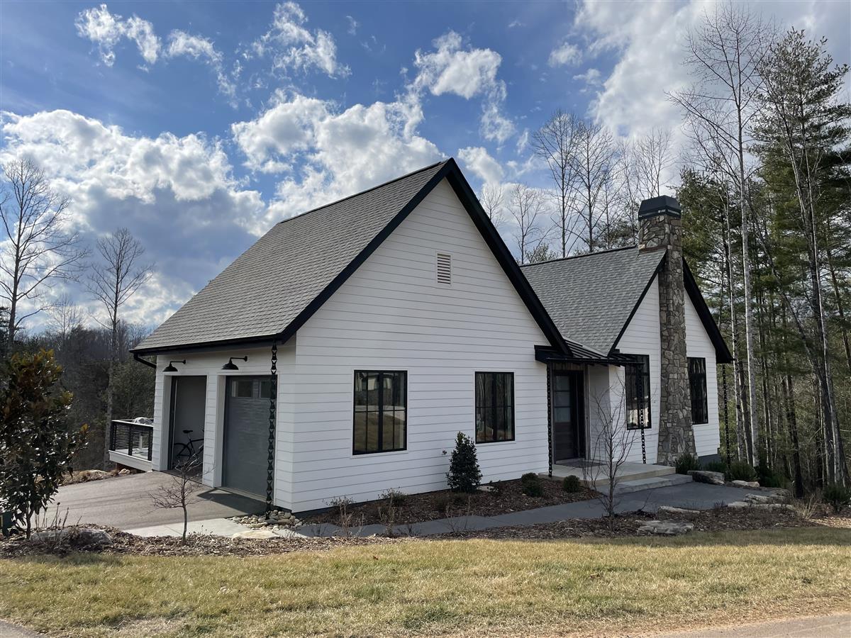 A picture of the property located at 141 RIVERBEND FOREST DR, ASHEVILLE NC 28805.