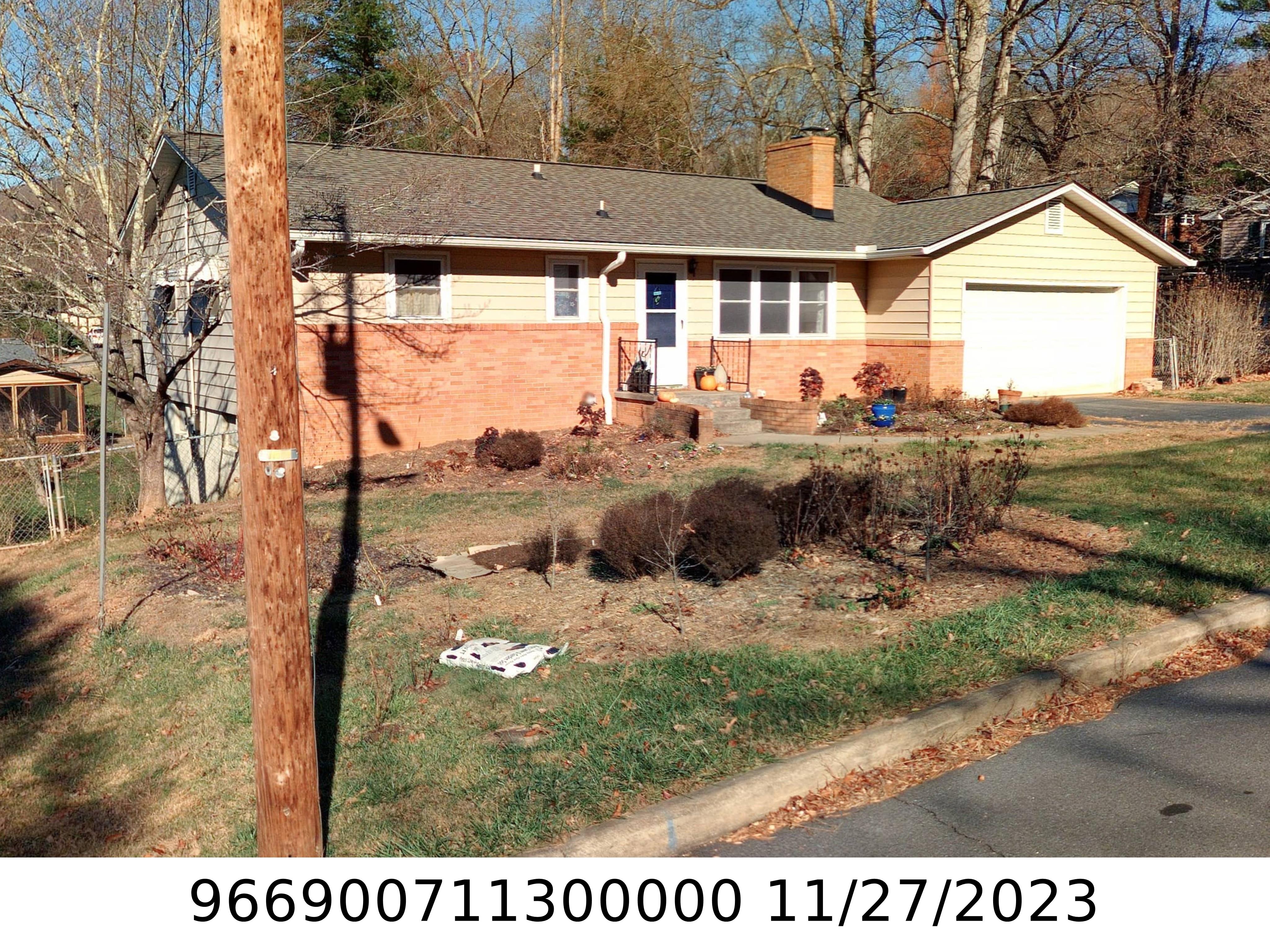 A picture of the property located at 8 NIXON TER, ASHEVILLE NC 28805.