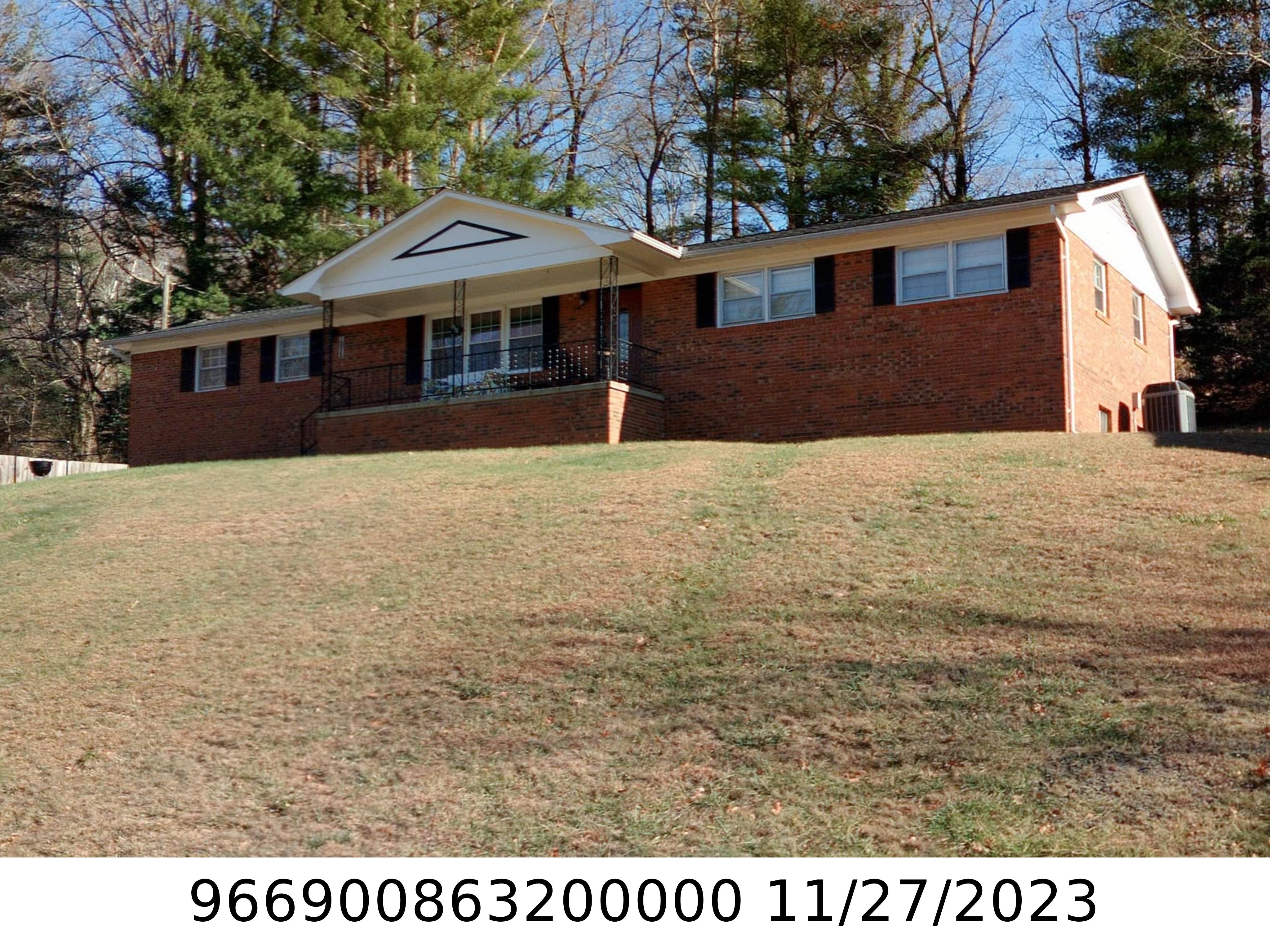 A picture of the property located at 87 MEMORY LN, ASHEVILLE NC 28805.
