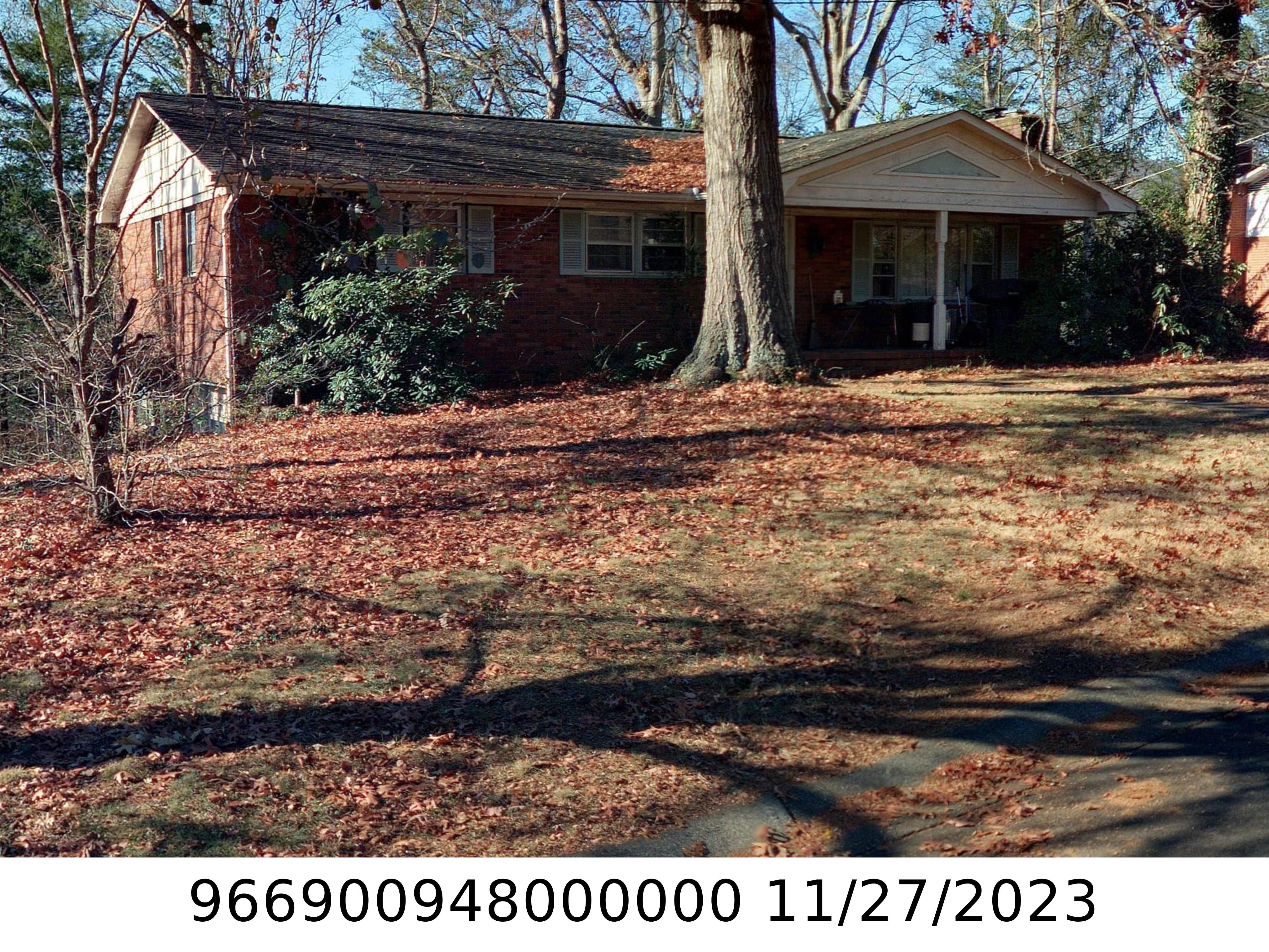 A picture of the property located at 2 FOREST LN, ASHEVILLE NC 28805.