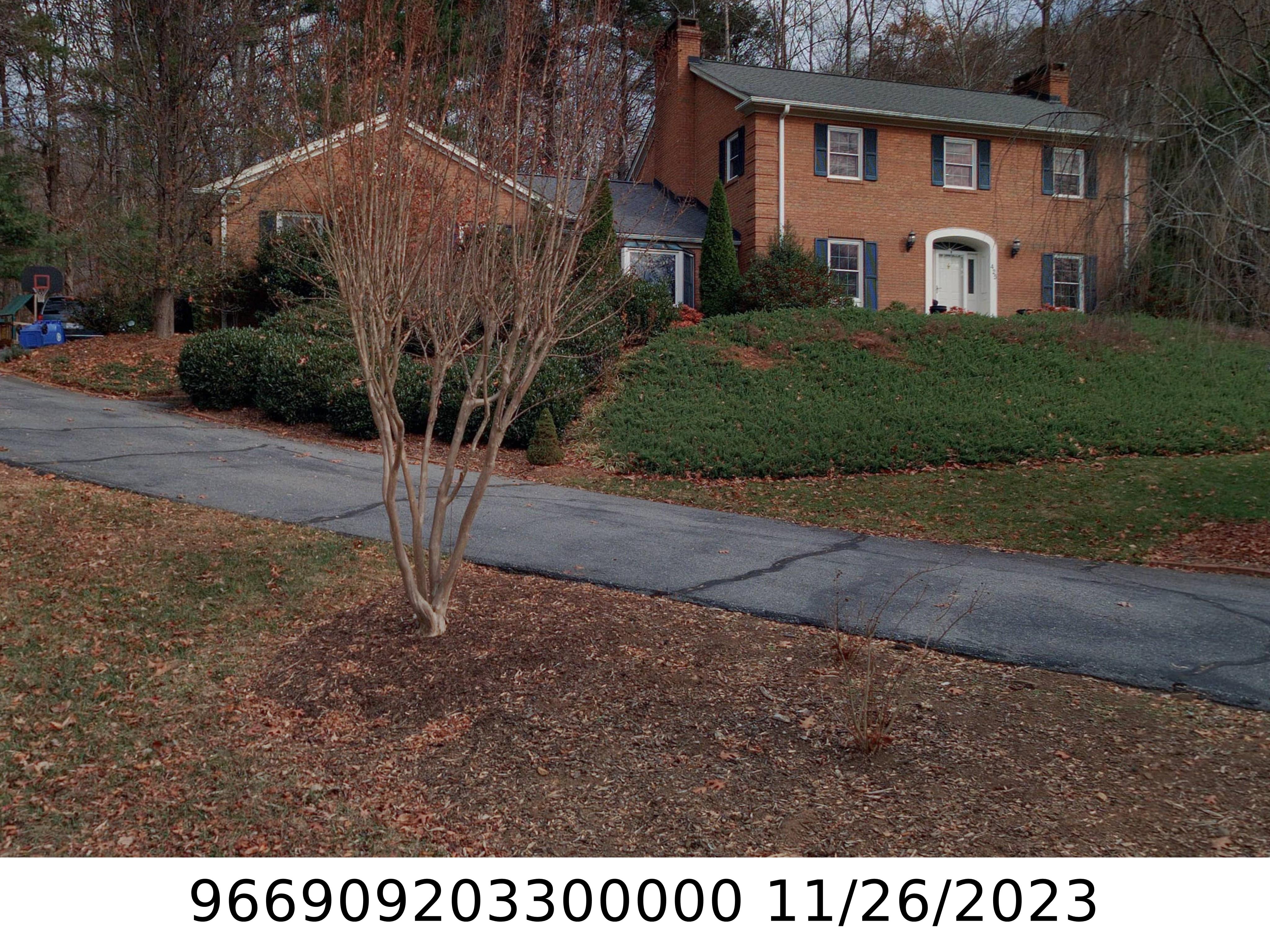 A picture of the property located at 425 SONDLEY WOODS PL, ASHEVILLE NC 28805.