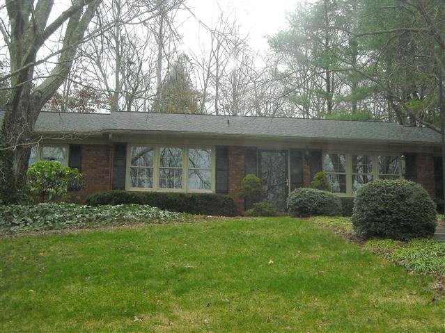 A picture of the property located at 5 FOREST LN, ASHEVILLE NC 28805.